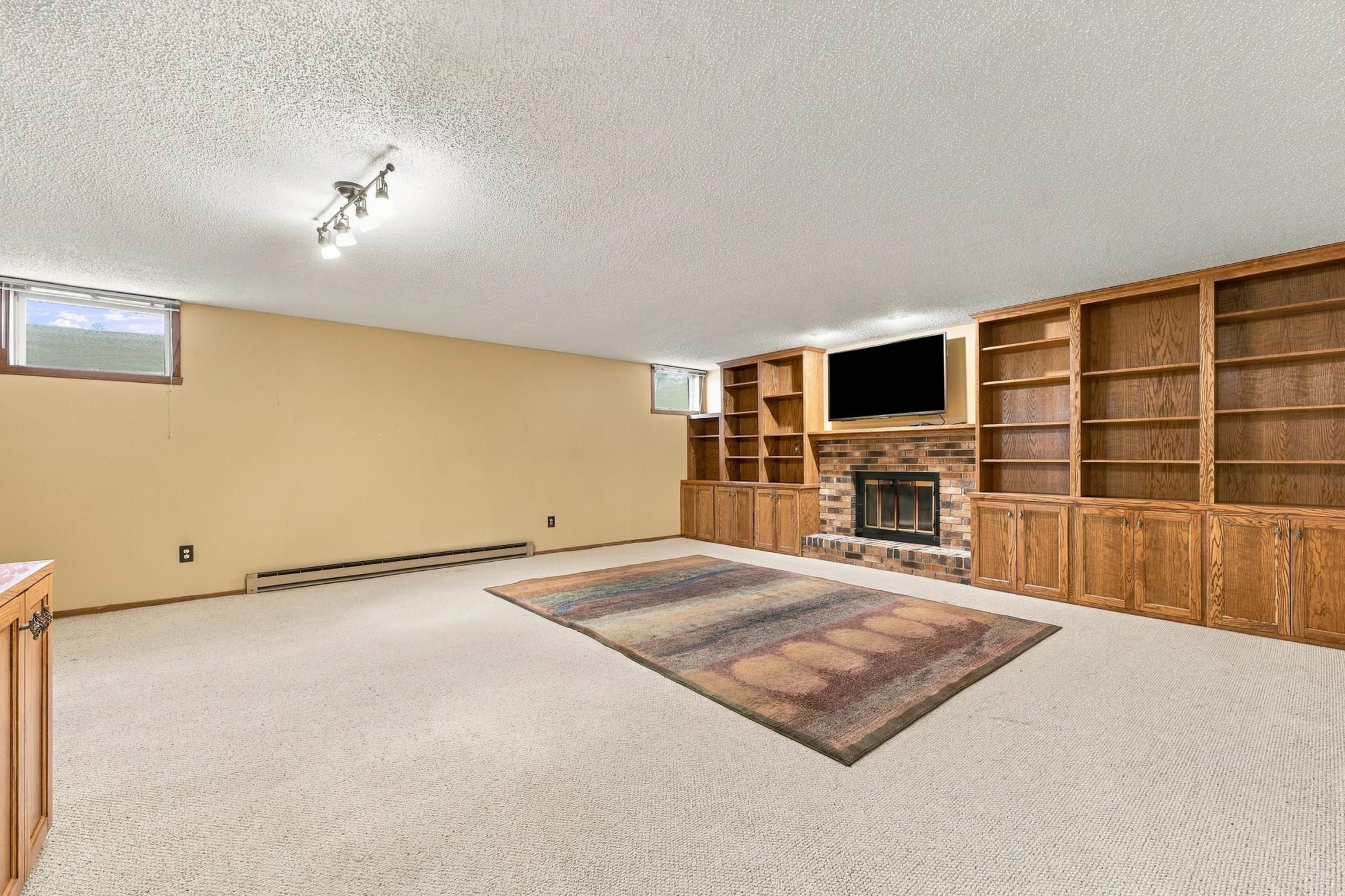 1984 townhouse for sale at 3307 W Prairiewood Drive S in Fargo, ND — 3 bed, 3 bath (photo 24 of 50)