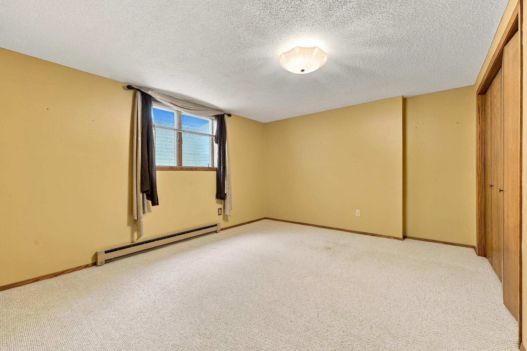1984 townhouse for sale at 3307 W Prairiewood Drive S in Fargo, ND — 3 bed, 3 bath (photo 27 of 50)