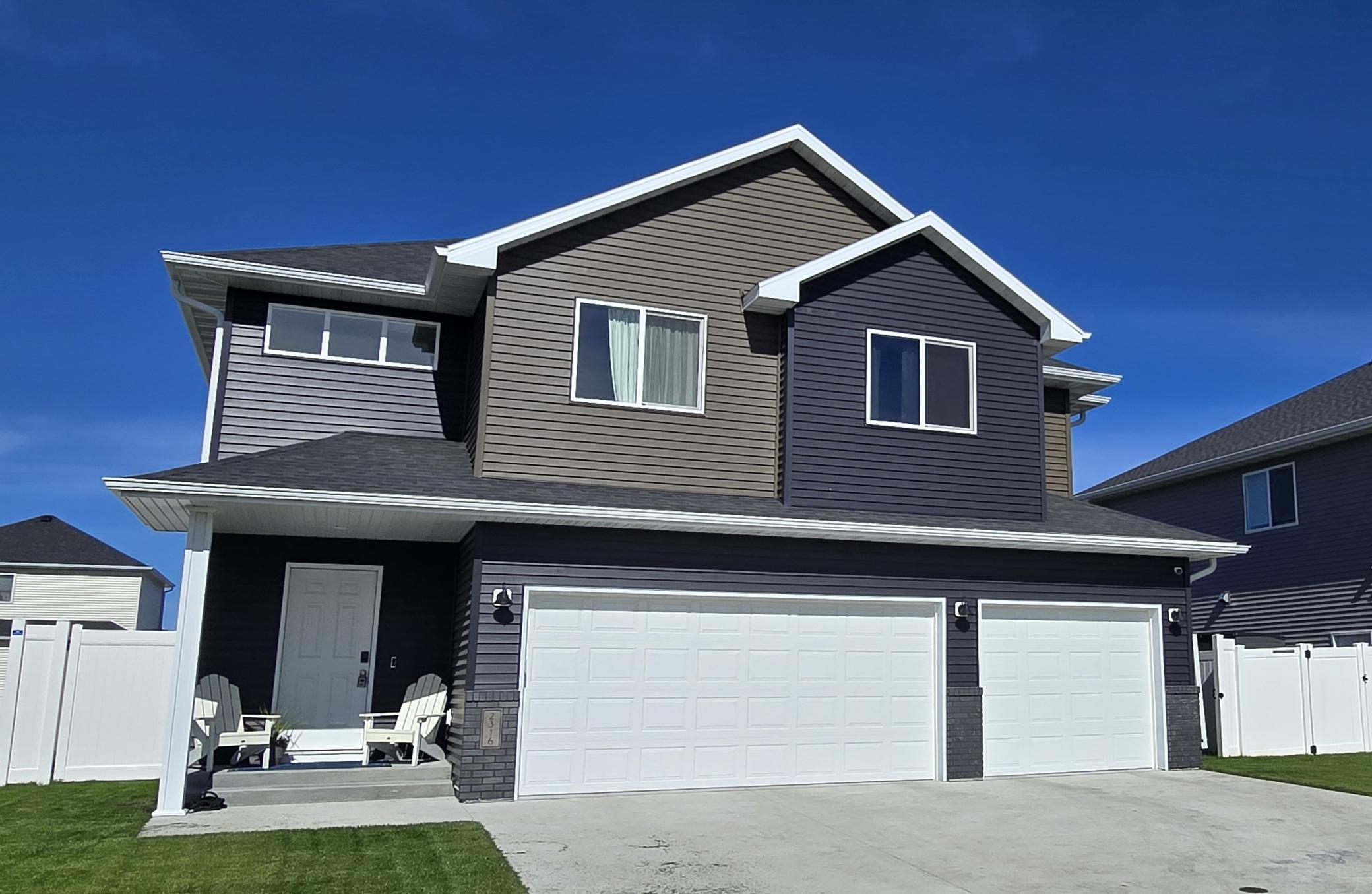 single family home for sale at 2316 37th Avenue S in Moorhead, MN — 4 bed, 3 bath