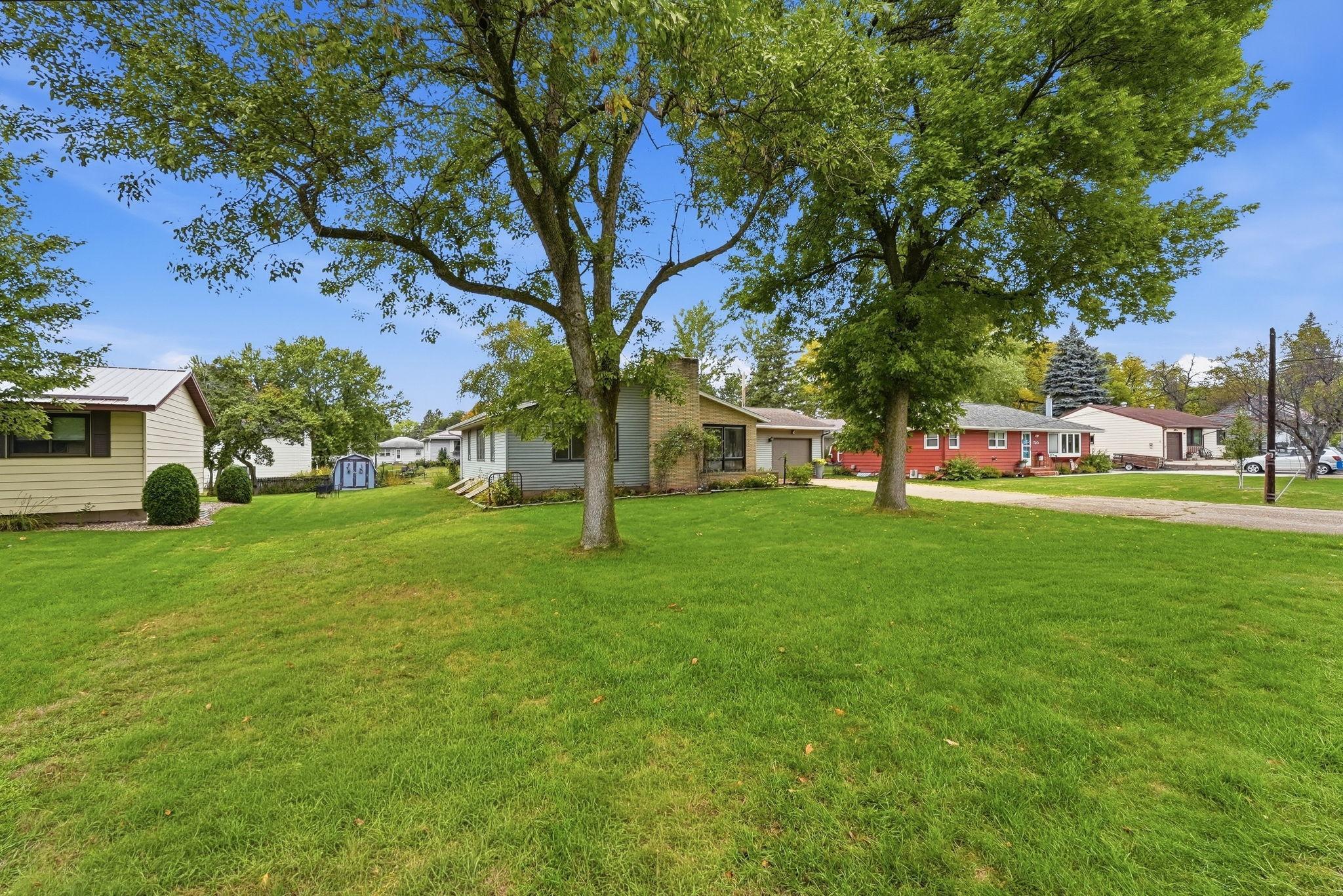 1963 single family home for sale at 804 Cardinal Lane SW in Alexandria, MN — 4 bed, 2 bath (photo 28 of 44)