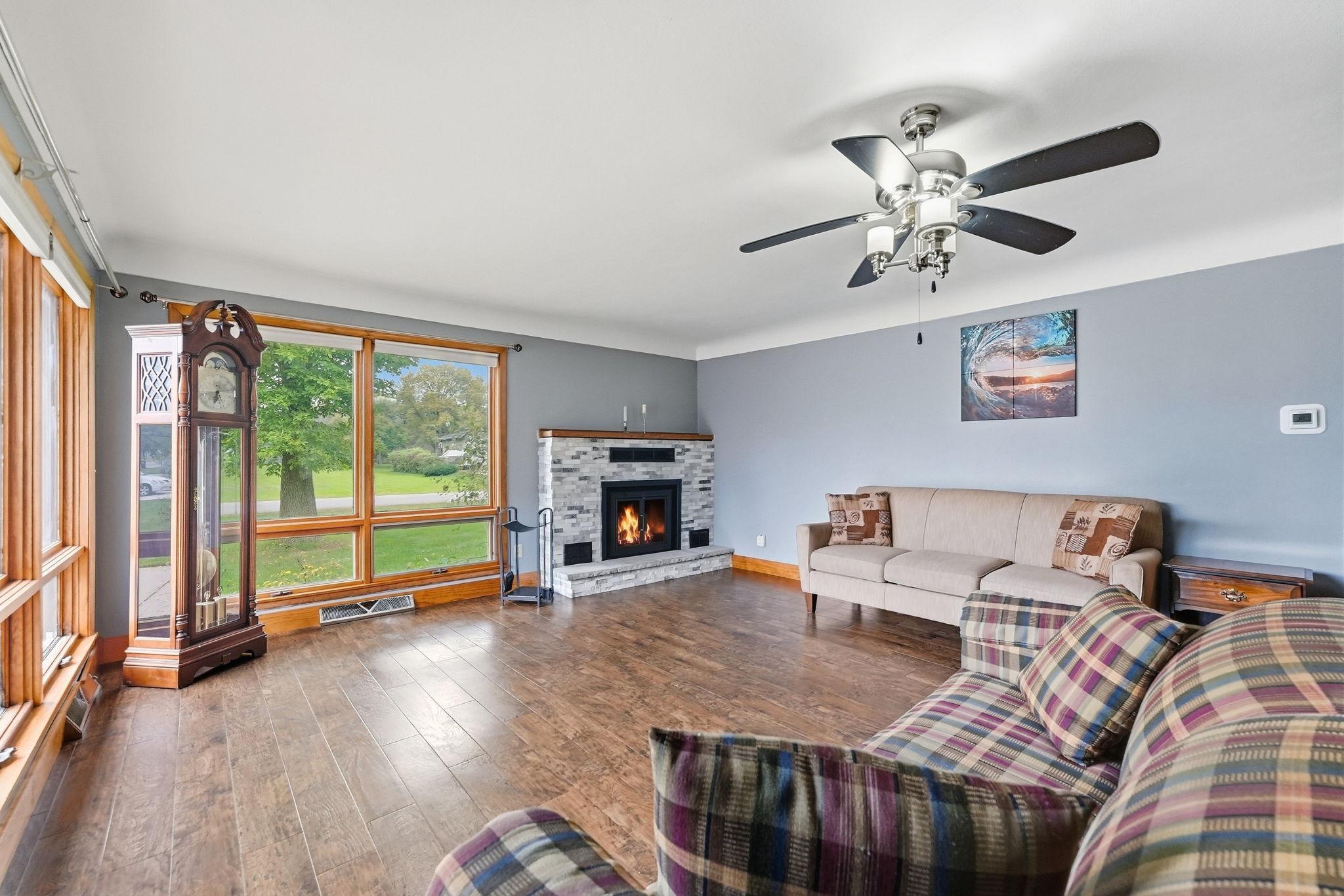 1963 single family home for sale at 804 Cardinal Lane SW in Alexandria, MN — 4 bed, 2 bath (photo 4 of 44)