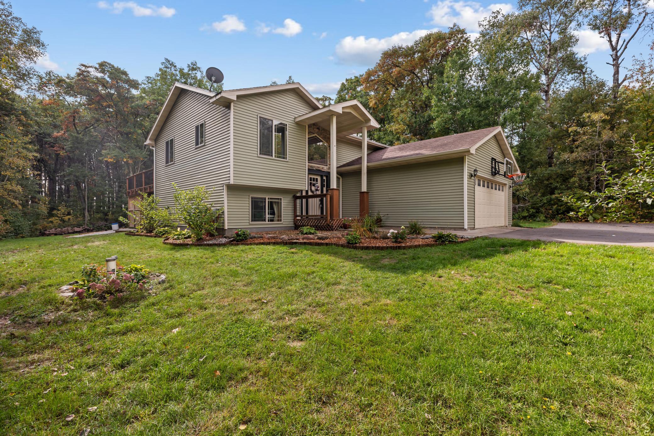 2006 single family home for sale at 3887 Ackerman Trail in Pequot Lakes, MN — 4 bed, 2 bath (photo 2 of 39)