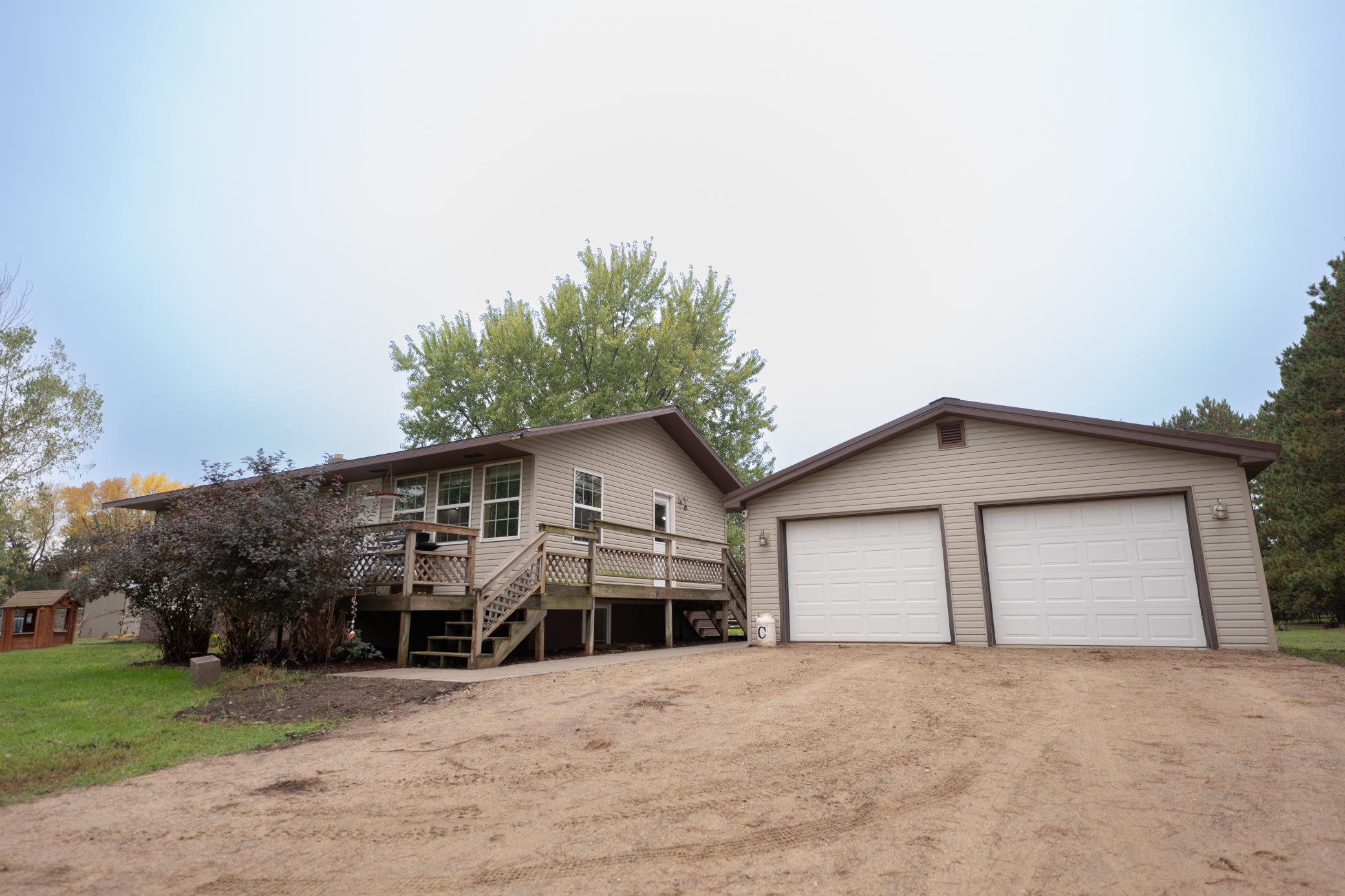 1977 single family home for sale at 46215 331st Avenue in Motley, MN — 4 bed, 2 bath (photo 2 of 5)