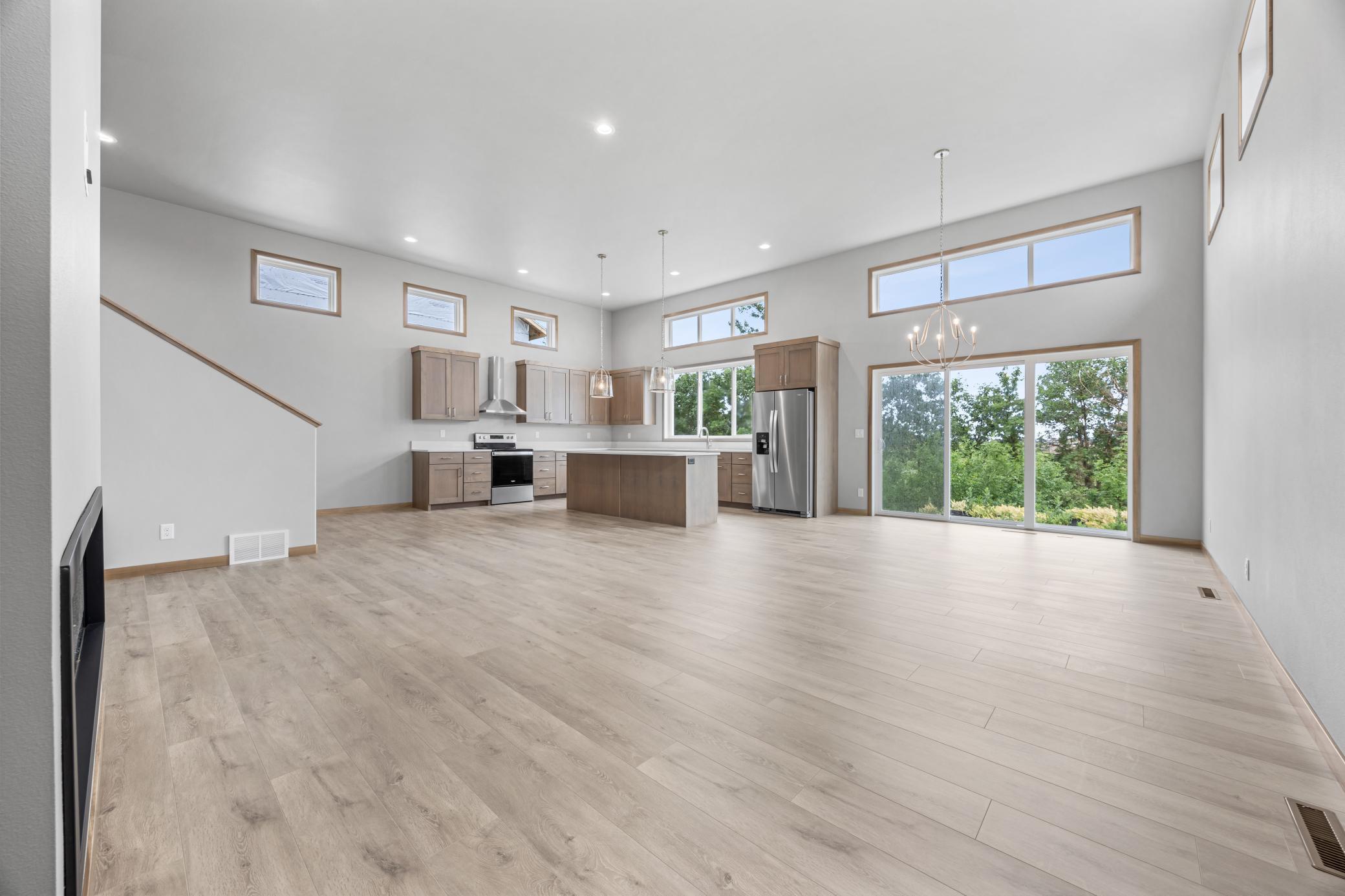 2026 single family home for sale at 1015 61st Avenue W in West Fargo, ND — 5 bed, 3 bath (photo 11 of 29)