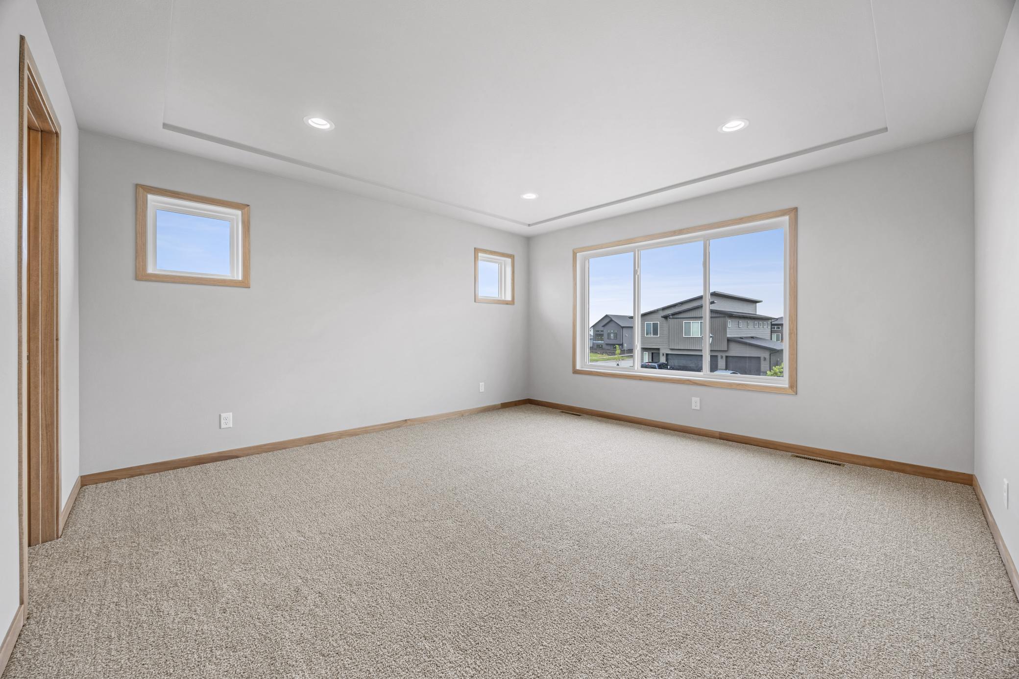 2026 single family home for sale at 1015 61st Avenue W in West Fargo, ND — 5 bed, 3 bath (photo 13 of 29)