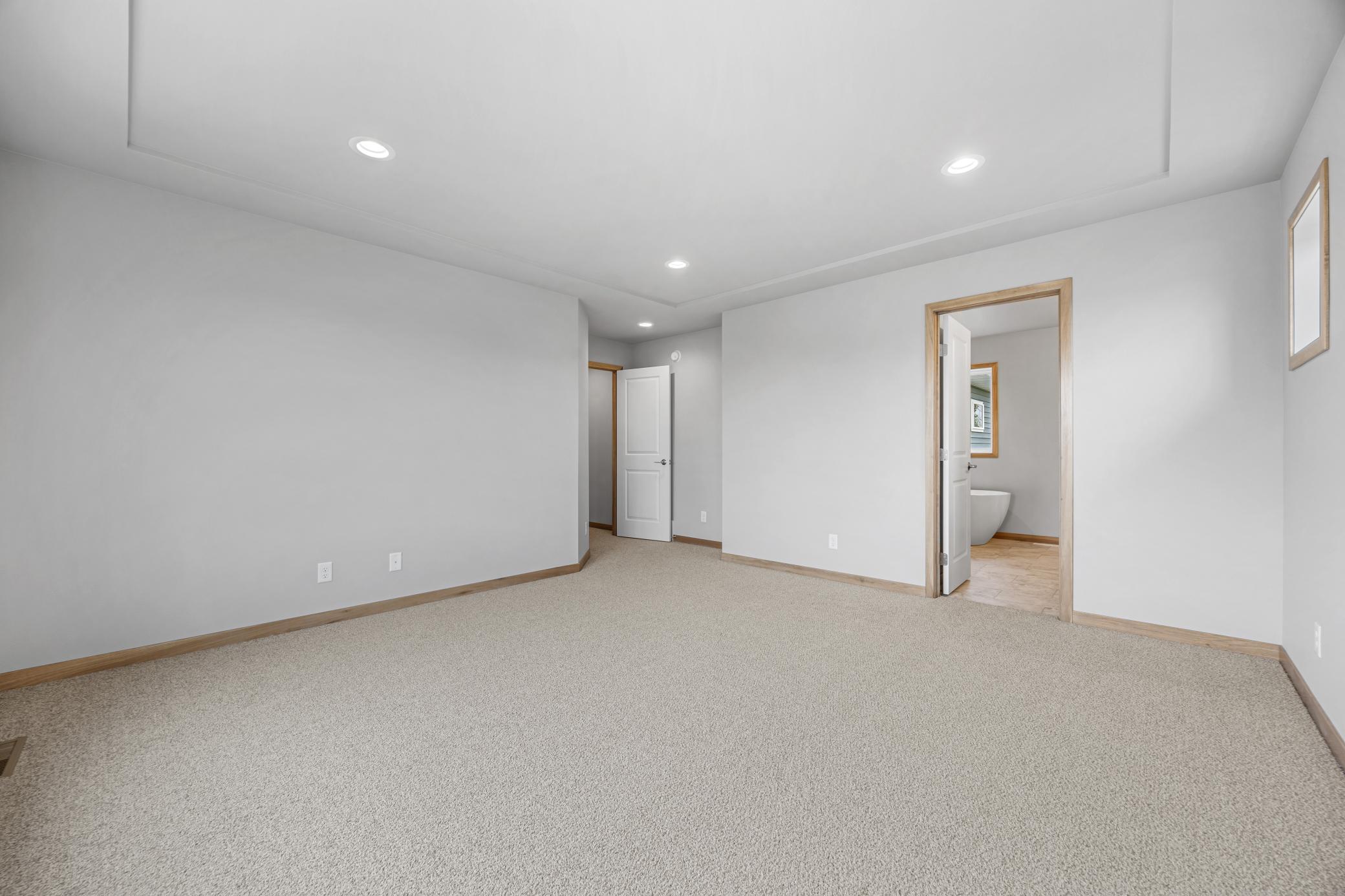 2026 single family home for sale at 1015 61st Avenue W in West Fargo, ND — 5 bed, 3 bath (photo 14 of 29)