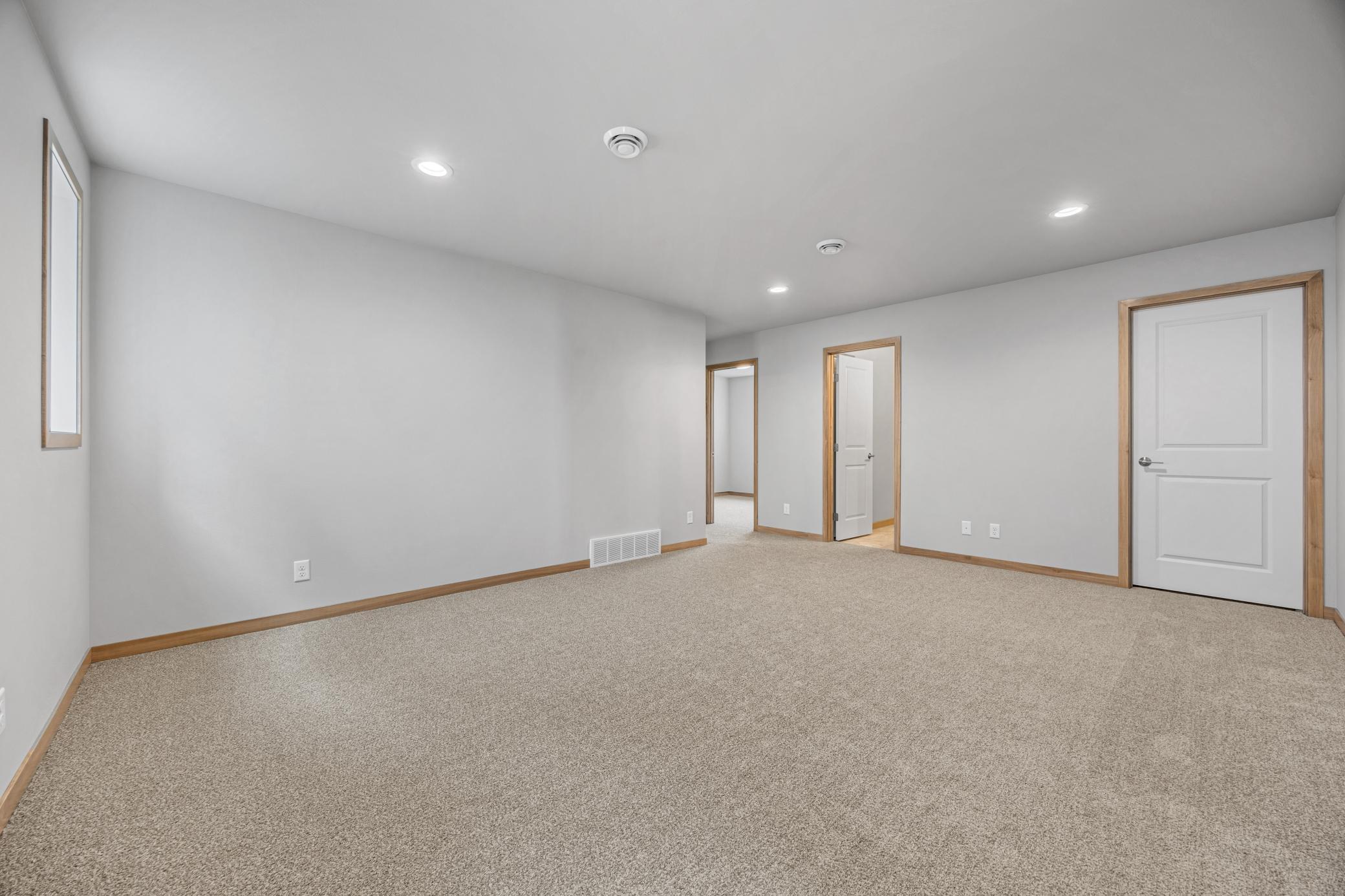2026 single family home for sale at 1015 61st Avenue W in West Fargo, ND — 5 bed, 3 bath (photo 24 of 29)