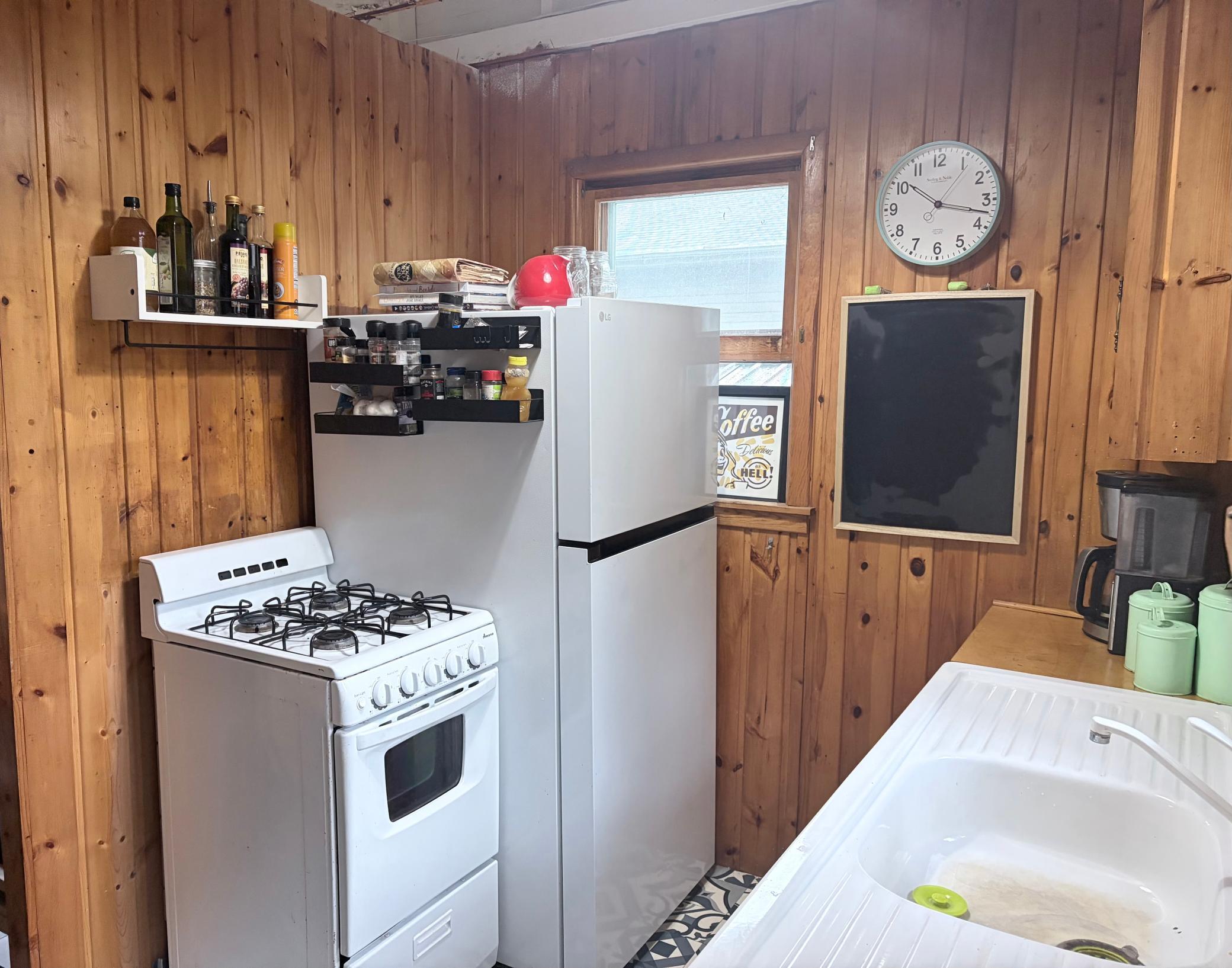 1971 single family home for sale at 23633 Bergquist Lane in Detroit Lakes, MN — 3 bed, 2 bath (photo 6 of 49)