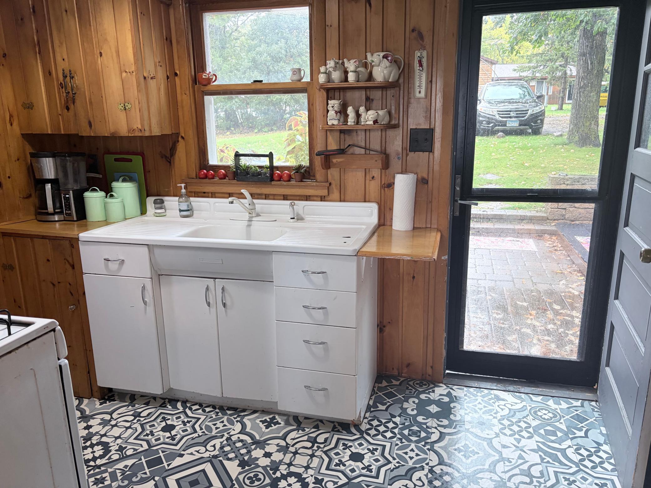 1971 single family home for sale at 23633 Bergquist Lane in Detroit Lakes, MN — 3 bed, 2 bath (photo 7 of 49)