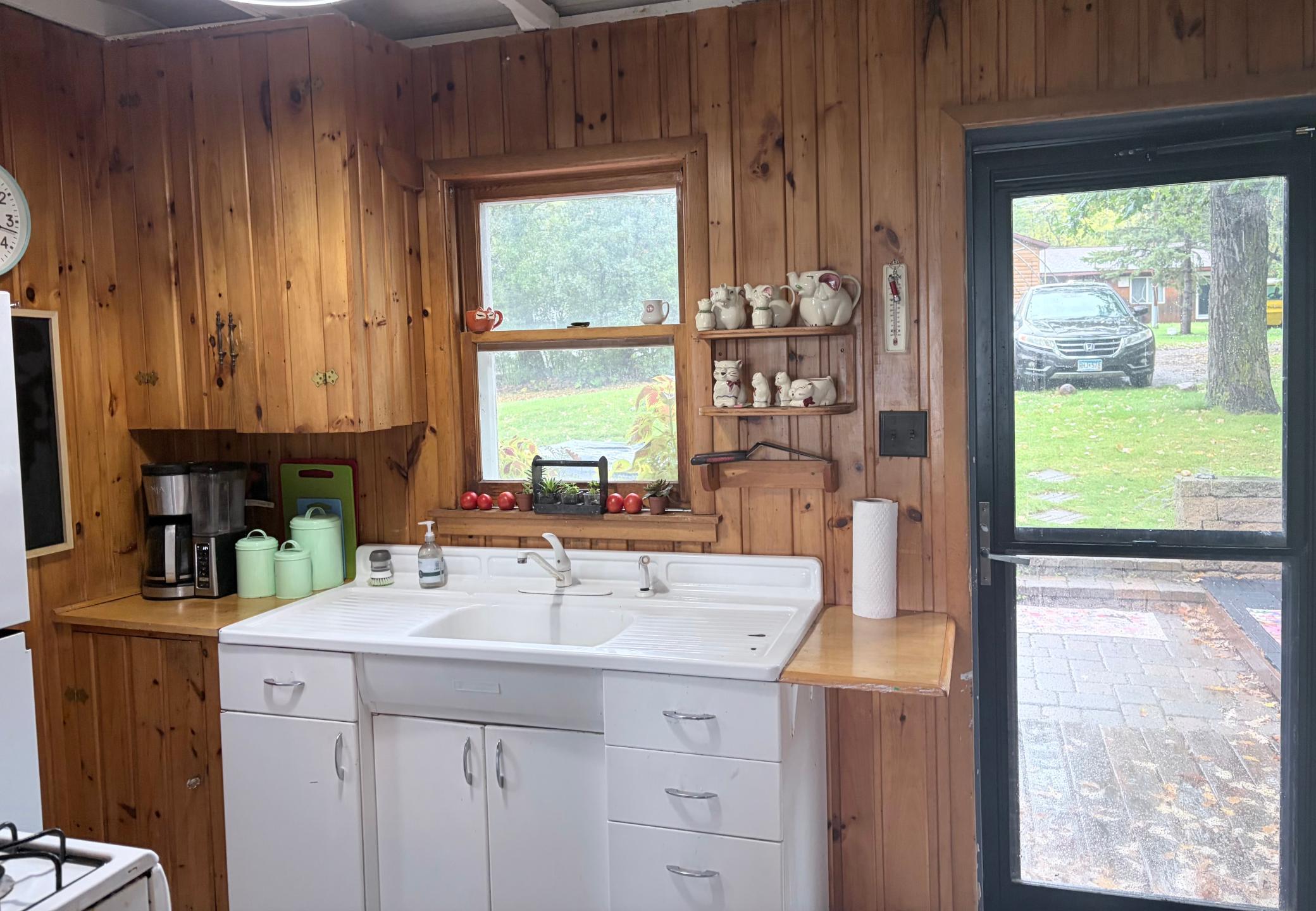 1971 single family home for sale at 23633 Bergquist Lane in Detroit Lakes, MN — 3 bed, 2 bath (photo 8 of 49)