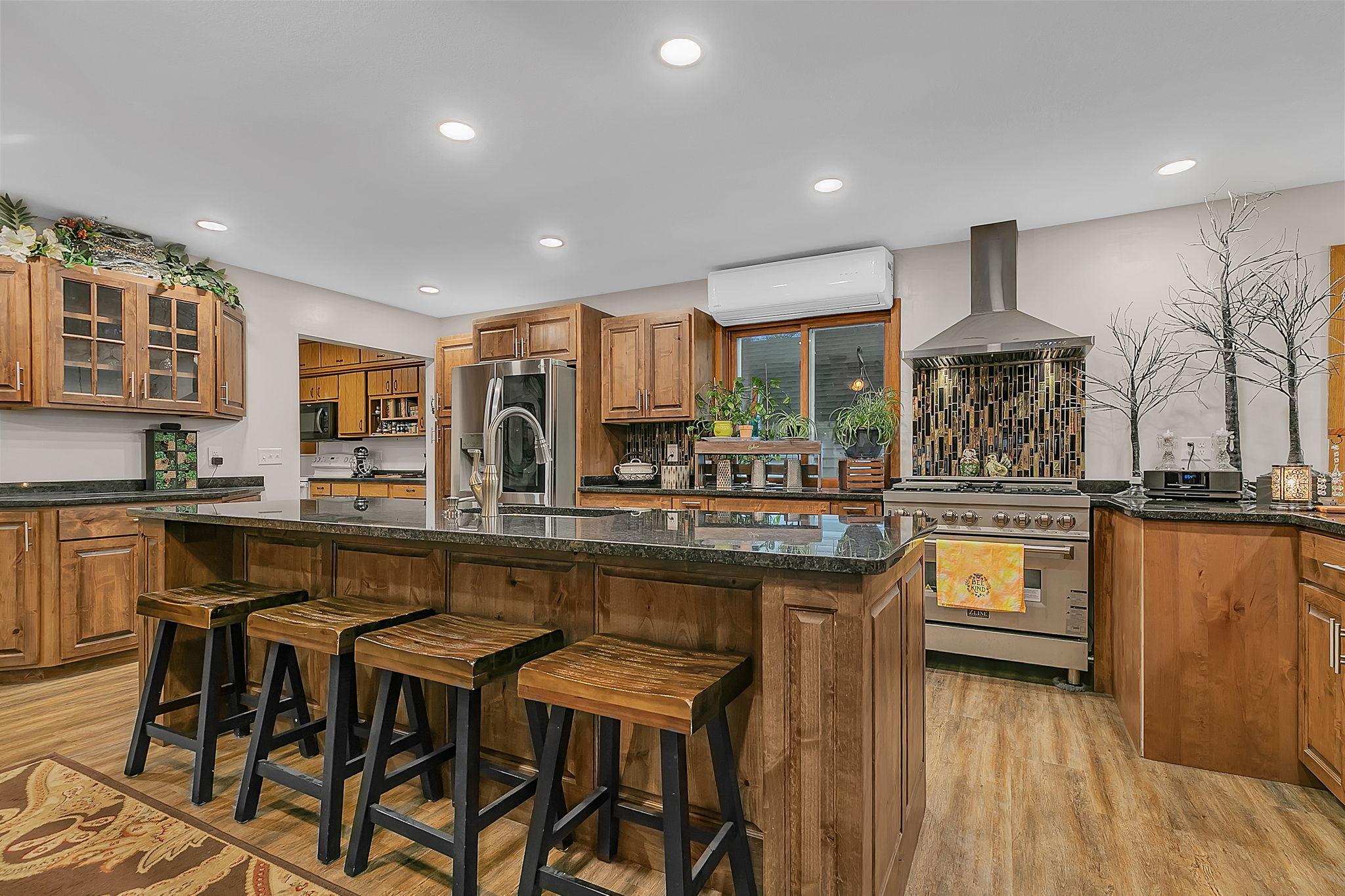 1945 single family home for sale at 404 1st Street NE in Wadena, MN — 3 bed, 2 bath (photo 3 of 36)