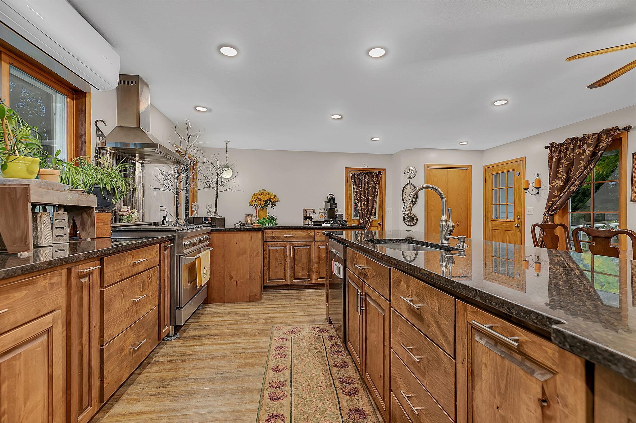 1945 single family home for sale at 404 1st Street NE in Wadena, MN — 3 bed, 2 bath (photo 5 of 36)