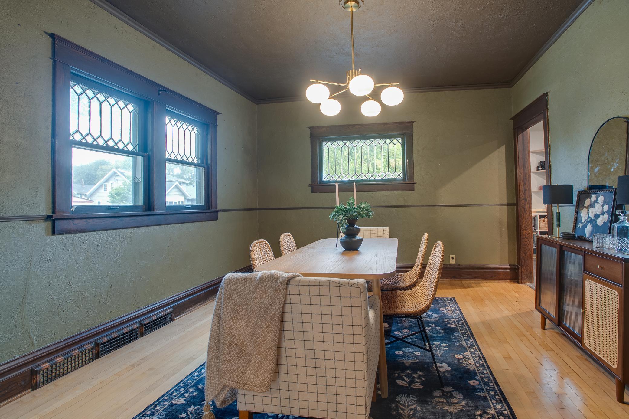 1917 single family home for sale at 921 10th Street S in Fargo, ND — 4 bed, 2 bath (photo 13 of 51)