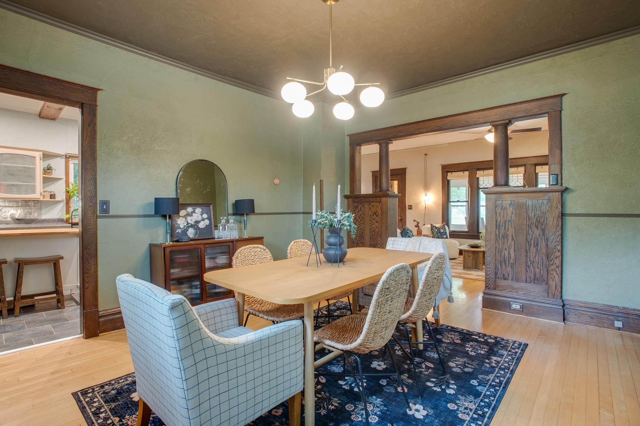 1917 single family home for sale at 921 10th Street S in Fargo, ND — 4 bed, 2 bath (photo 15 of 51)