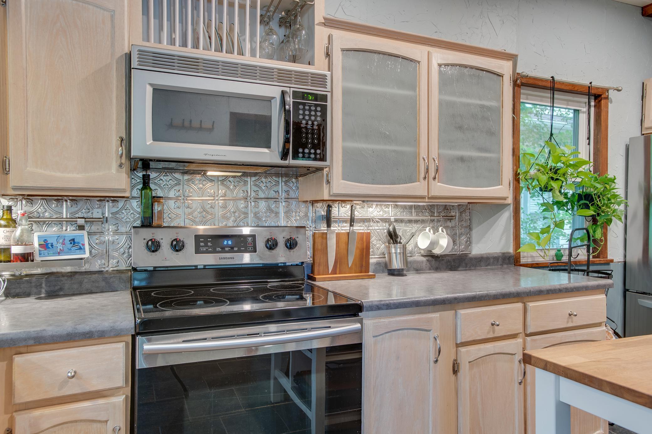 1917 single family home for sale at 921 10th Street S in Fargo, ND — 4 bed, 2 bath (photo 21 of 51)
