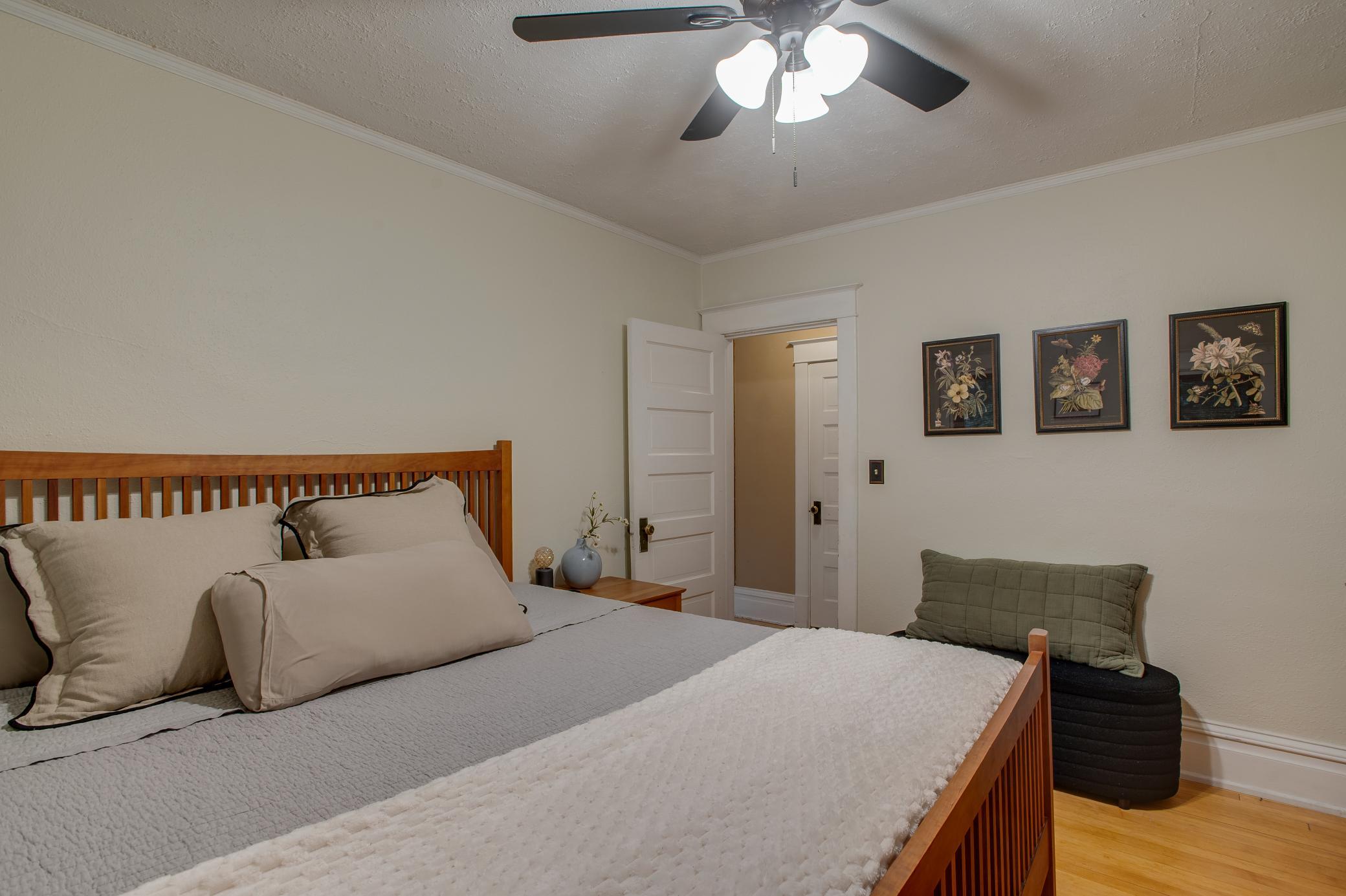 1917 single family home for sale at 921 10th Street S in Fargo, ND — 4 bed, 2 bath (photo 24 of 51)