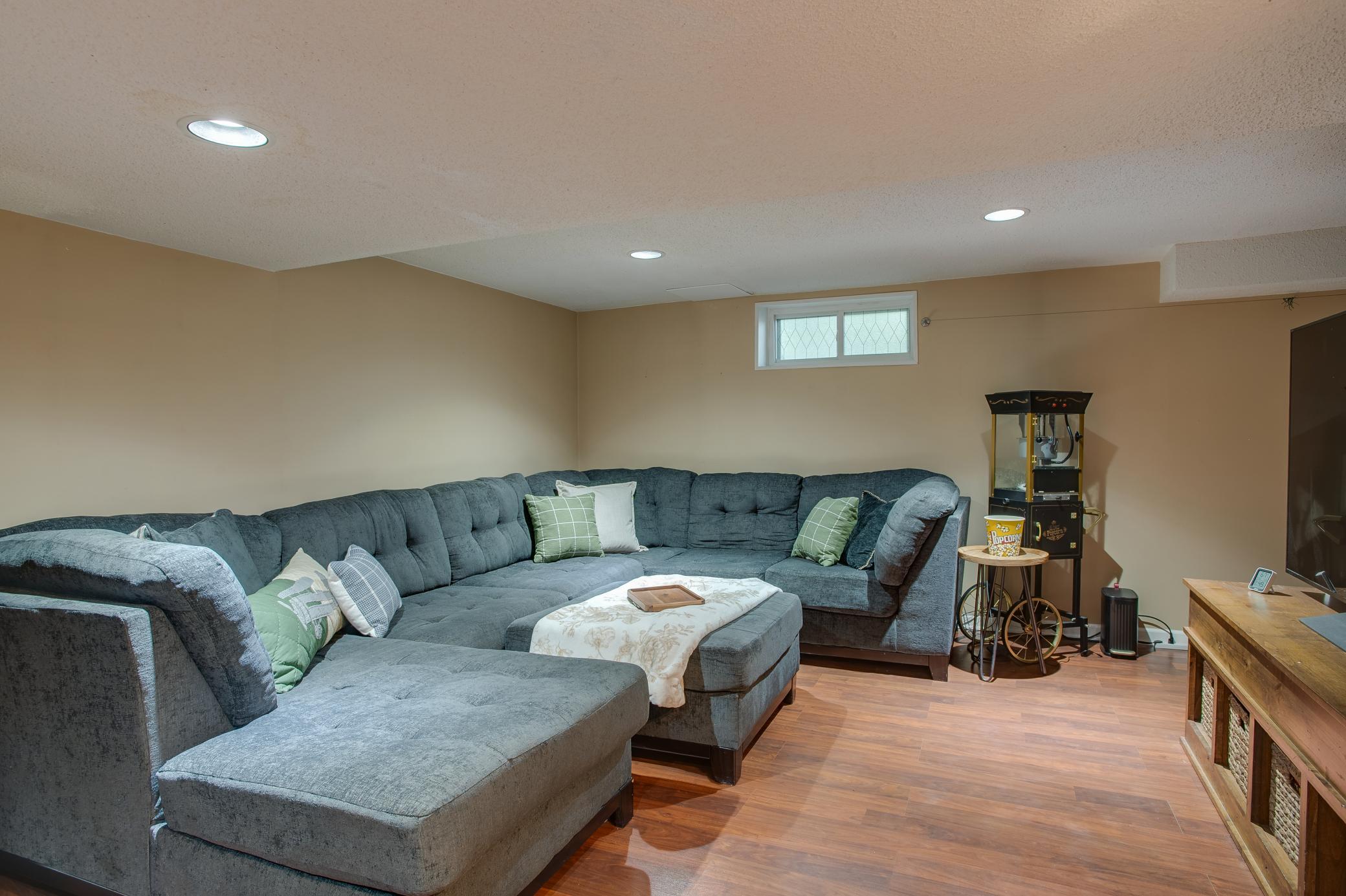 1917 single family home for sale at 921 10th Street S in Fargo, ND — 4 bed, 2 bath (photo 35 of 51)