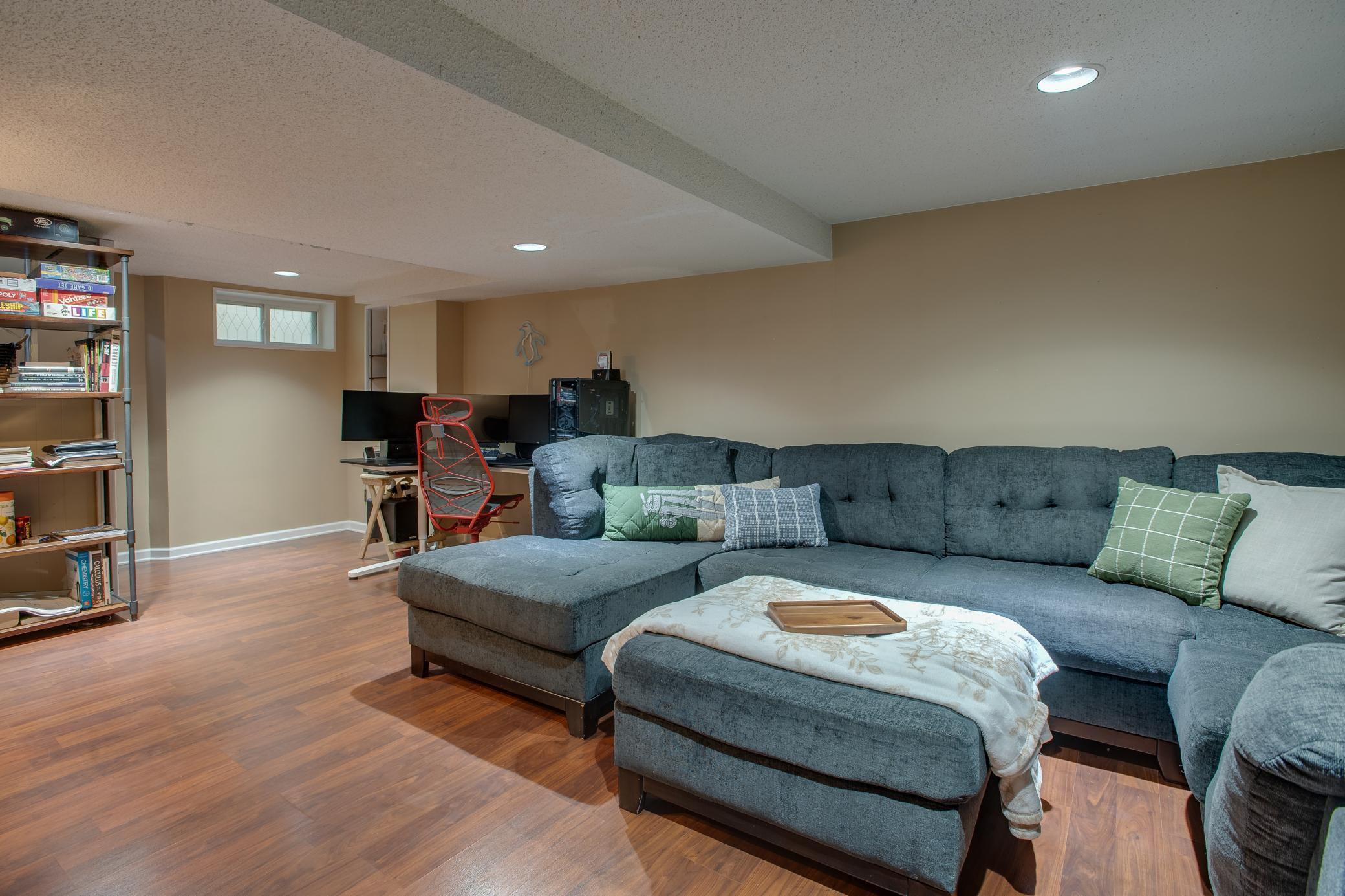 1917 single family home for sale at 921 10th Street S in Fargo, ND — 4 bed, 2 bath (photo 37 of 51)