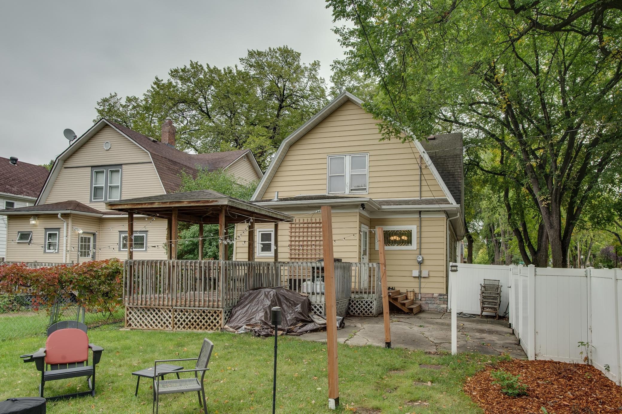 1917 single family home for sale at 921 10th Street S in Fargo, ND — 4 bed, 2 bath (photo 43 of 51)
