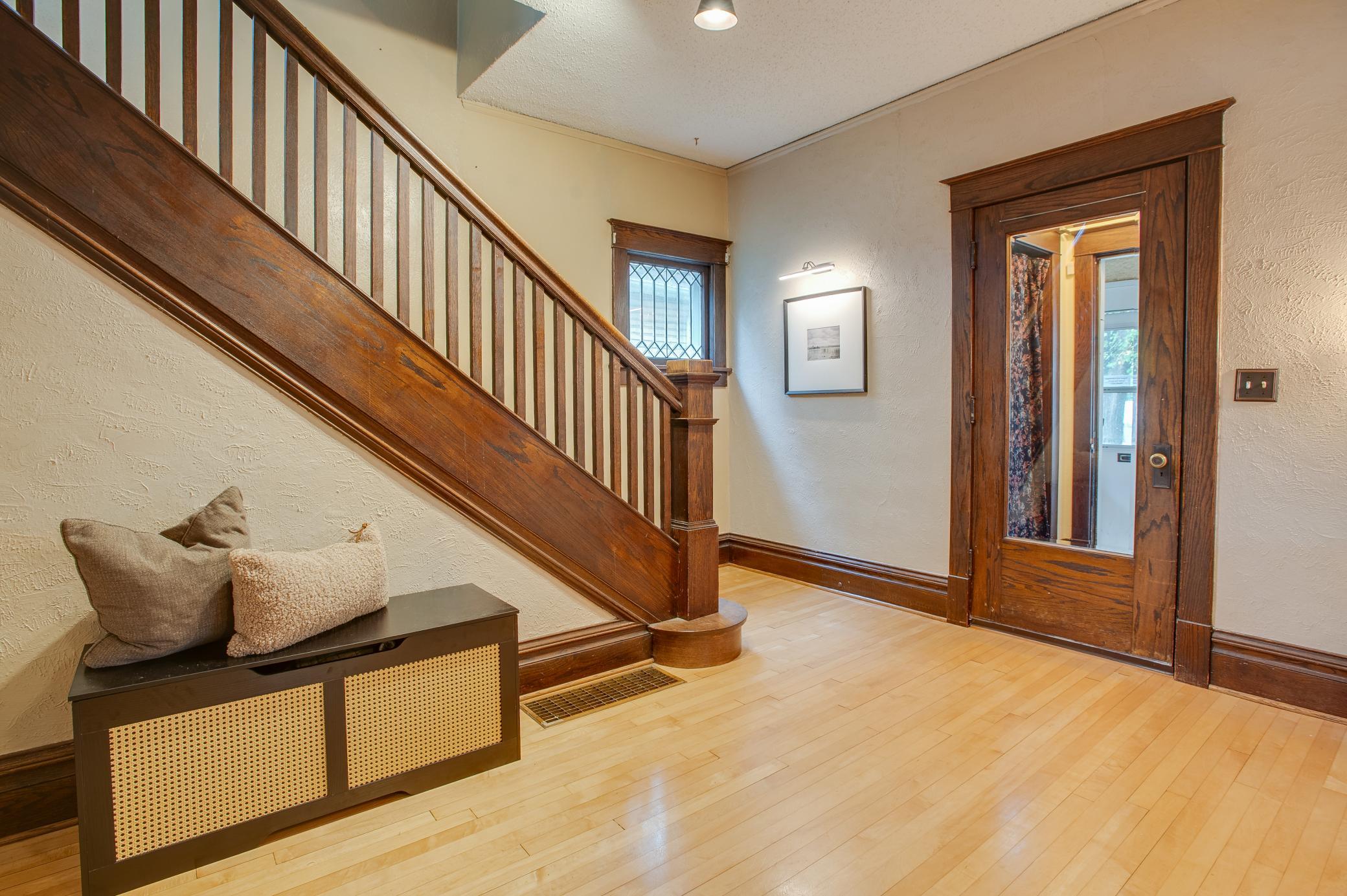 1917 single family home for sale at 921 10th Street S in Fargo, ND — 4 bed, 2 bath (photo 7 of 51)