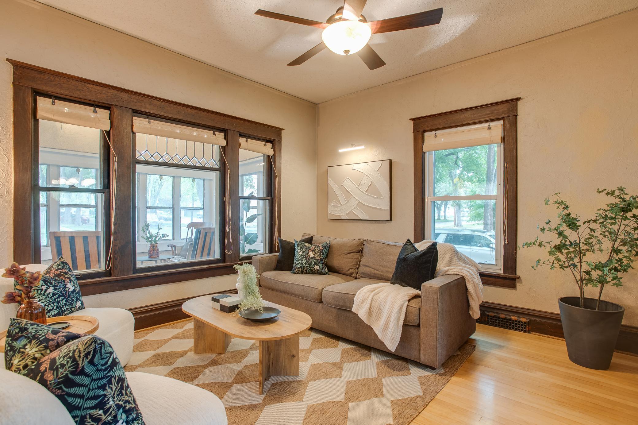 1917 single family home for sale at 921 10th Street S in Fargo, ND — 4 bed, 2 bath (photo 10 of 51)