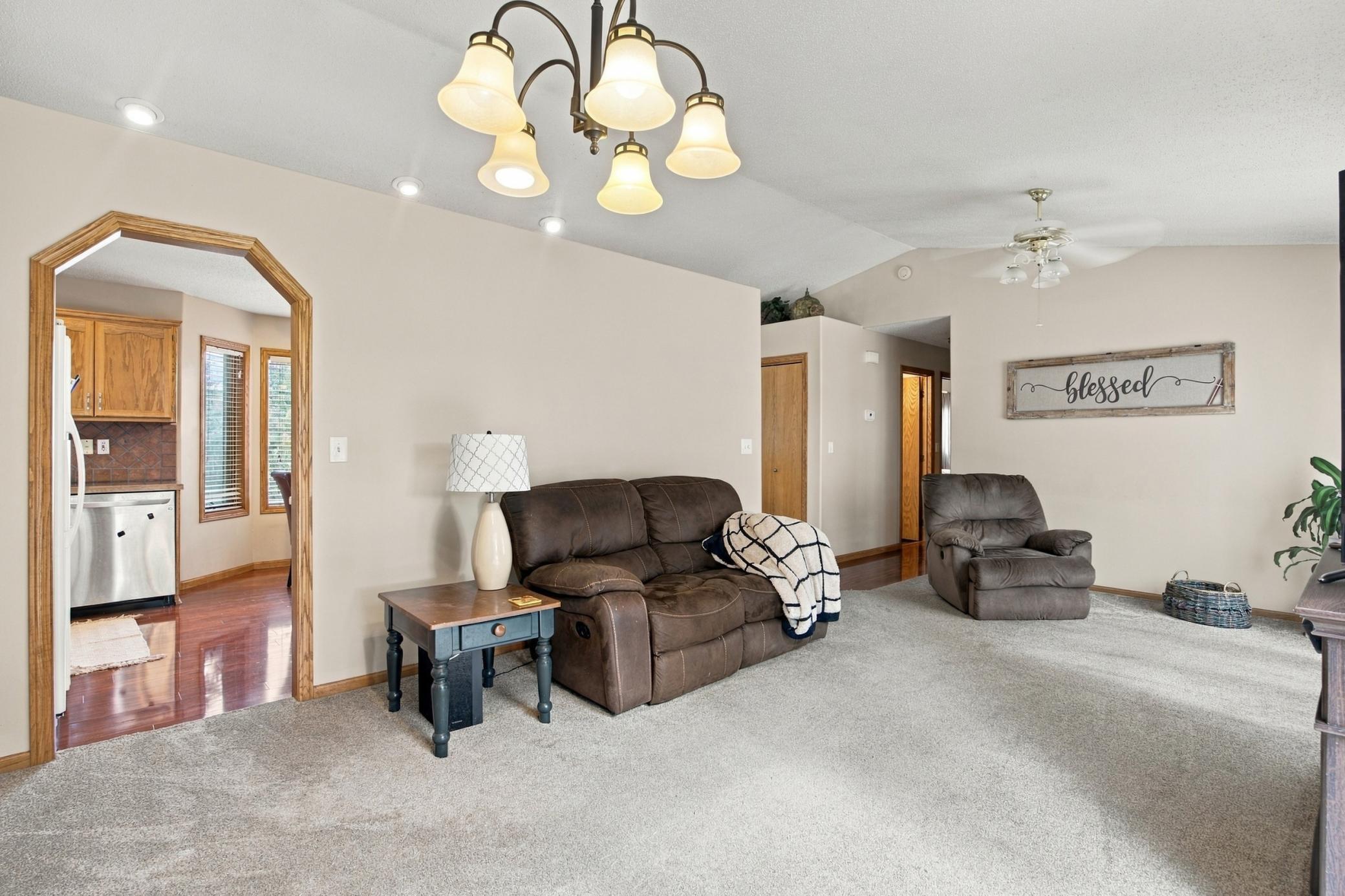 1996 single family home for sale at 1307 4th Avenue E in West Fargo, ND — 4 bed, 2 bath (photo 11 of 33)