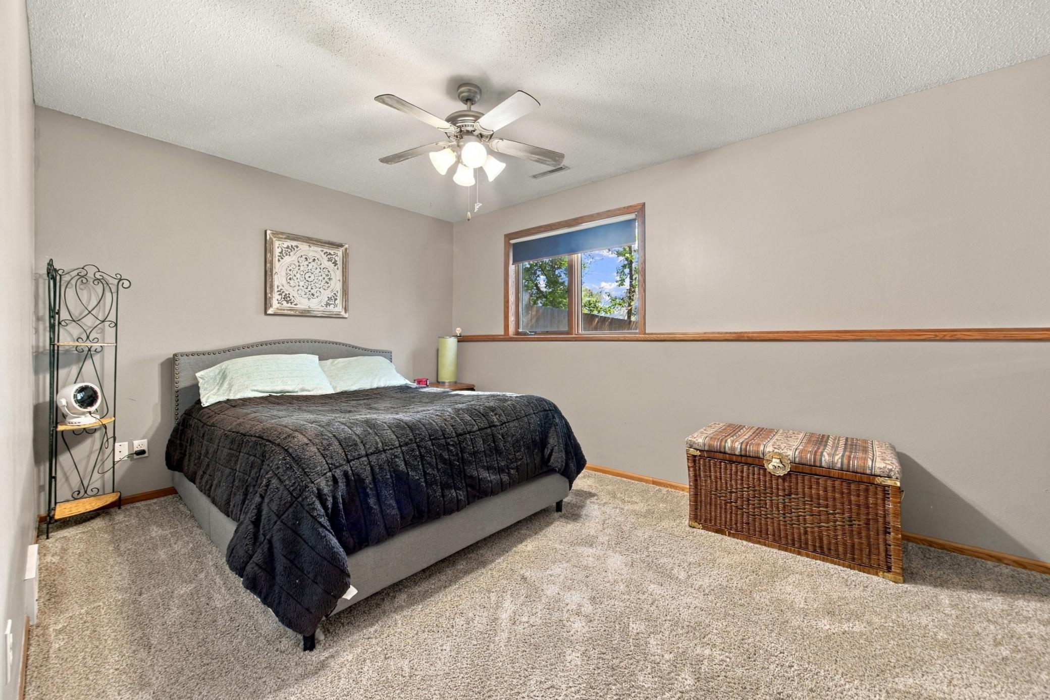 1996 single family home for sale at 1307 4th Avenue E in West Fargo, ND — 4 bed, 2 bath (photo 20 of 33)