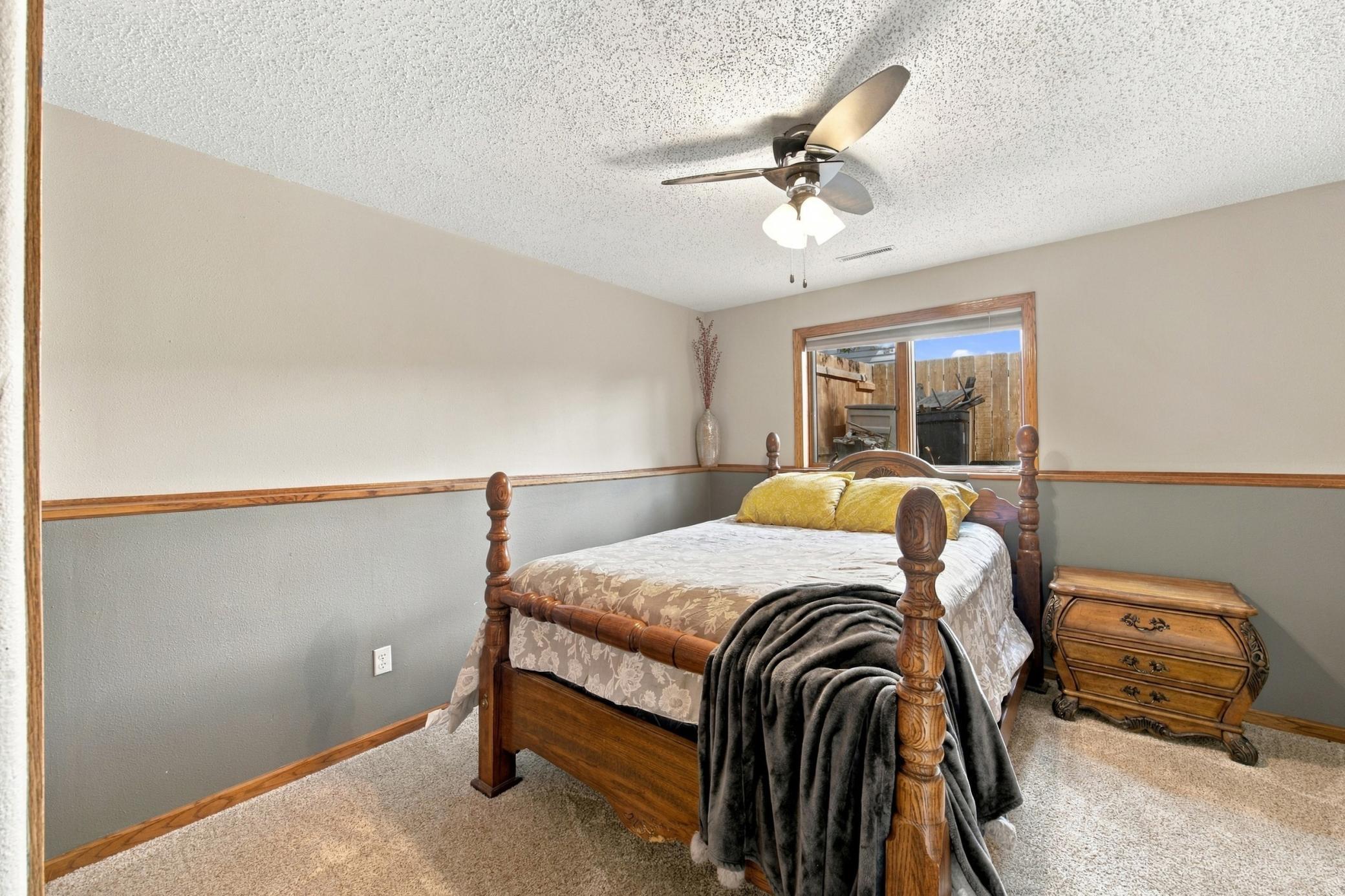 1996 single family home for sale at 1307 4th Avenue E in West Fargo, ND — 4 bed, 2 bath (photo 22 of 33)