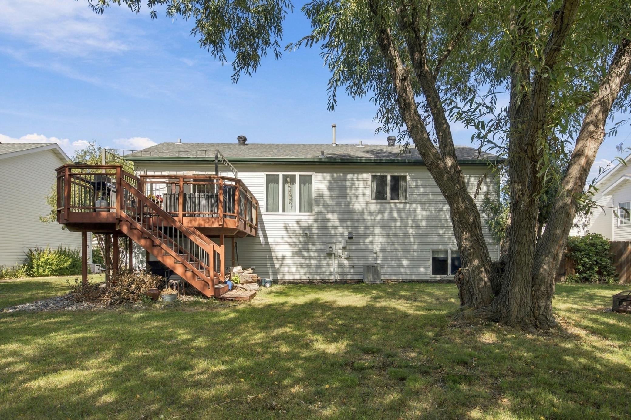 1996 single family home for sale at 1307 4th Avenue E in West Fargo, ND — 4 bed, 2 bath (photo 28 of 33)