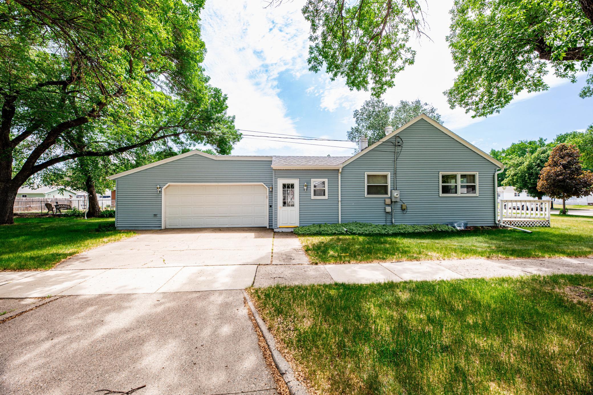 1951 single family home for sale at 1602 14 1/2 Street S in Fargo, ND — 2 bed, 1 bath (photo 3 of 14)