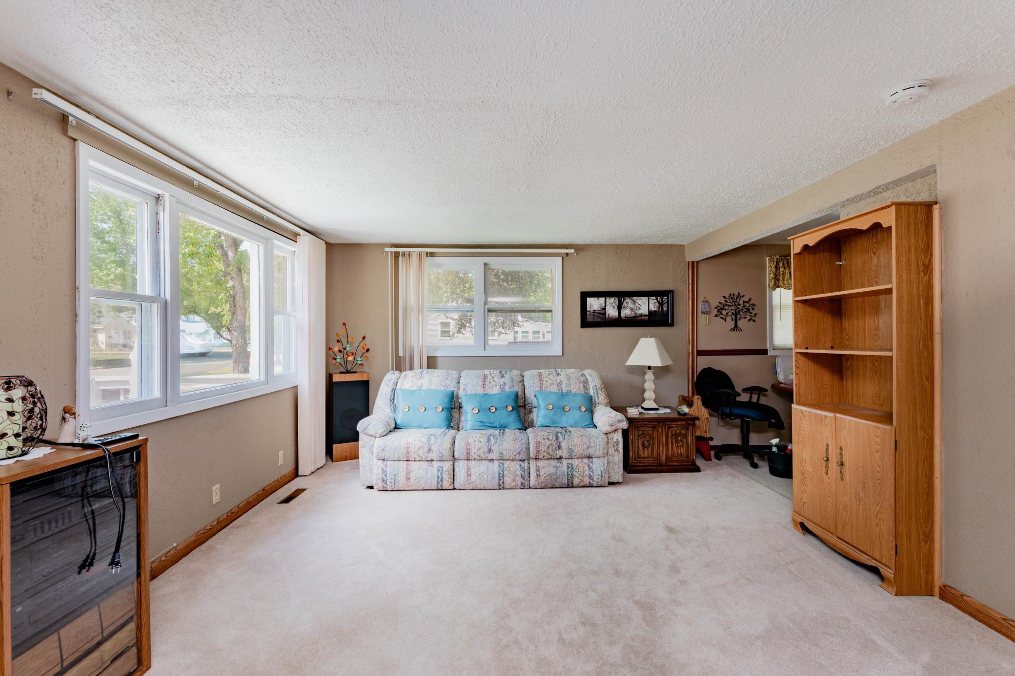 1951 single family home for sale at 1602 14 1/2 Street S in Fargo, ND — 2 bed, 1 bath (photo 10 of 14)