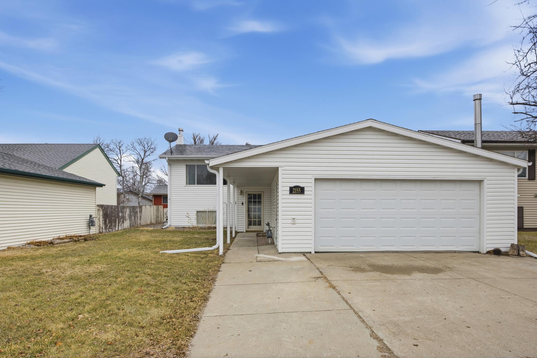 2155 4th Avenue E, West Fargo, ND