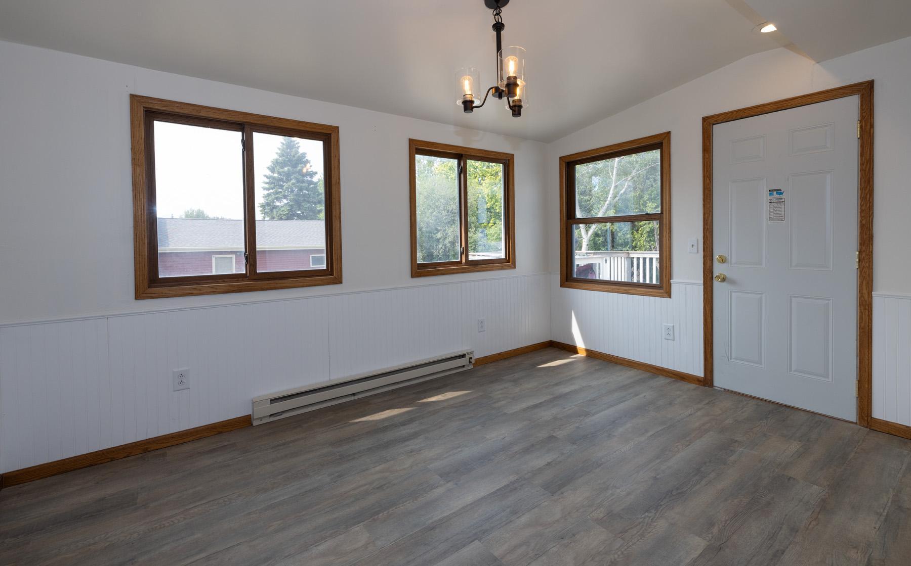 1979 single family home for sale at 2155 4th Avenue E in West Fargo, ND — 4 bed, 2 bath (photo 10 of 31)