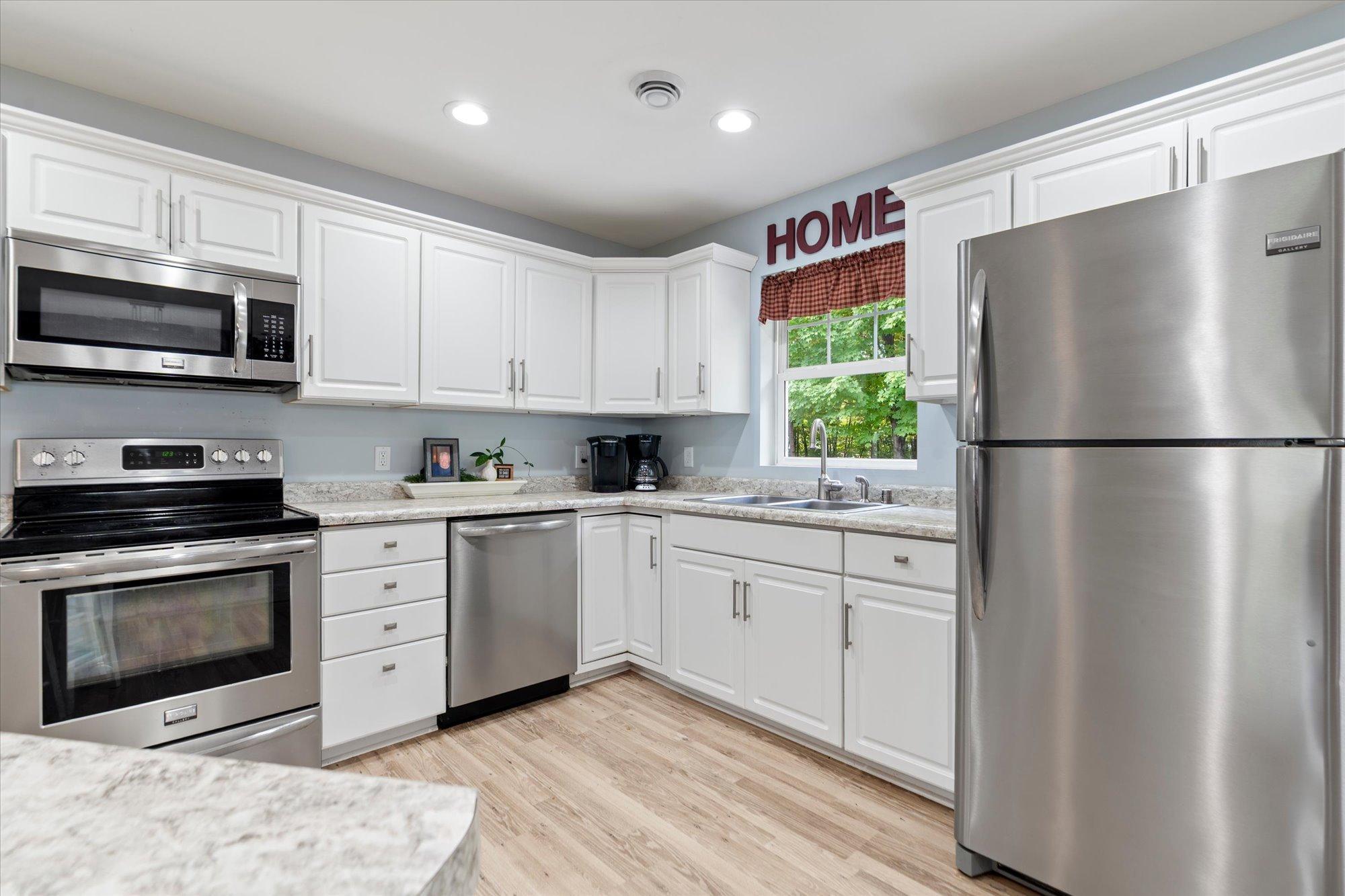 2016 single family home for sale at 19 Deblock Drive NW in Crosby, MN — 3 bed, 2 bath (photo 13 of 39)