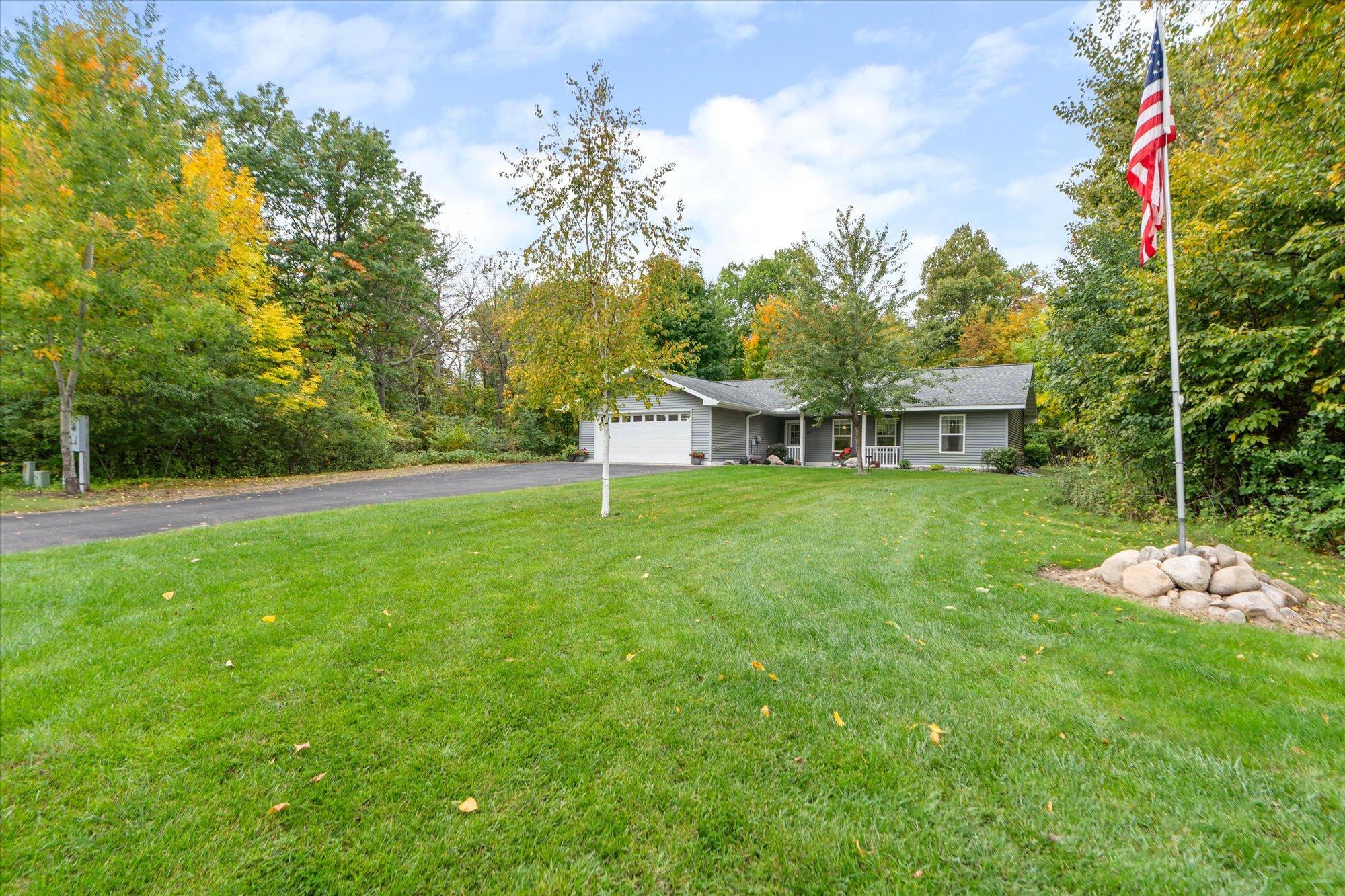 2016 single family home for sale at 19 Deblock Drive NW in Crosby, MN — 3 bed, 2 bath (photo 4 of 39)
