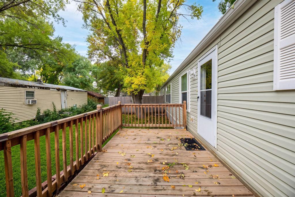 2008 single family home for sale at 1324 Sandstone Drive in West Fargo, ND — 3 bed, 2 bath (photo 2 of 30)