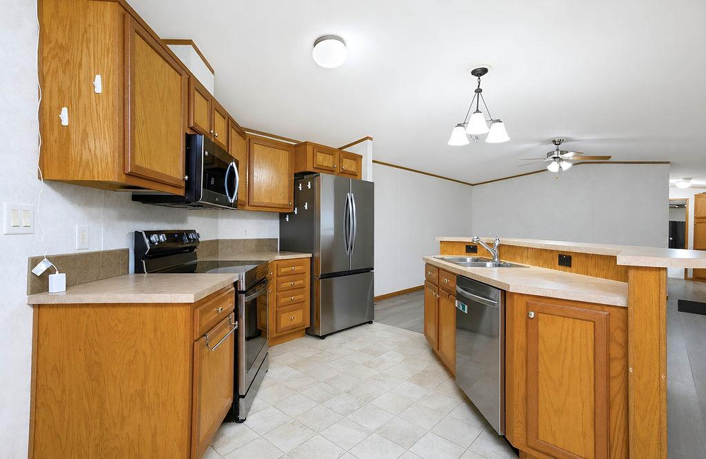 2008 single family home for sale at 1324 Sandstone Drive in West Fargo, ND — 3 bed, 2 bath (photo 12 of 30)