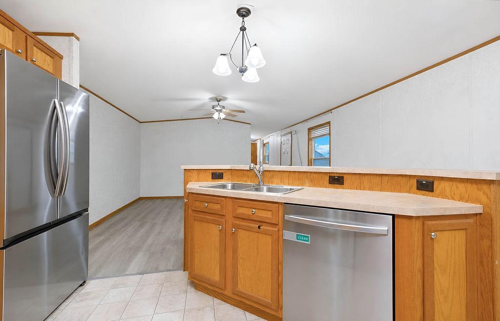 2008 single family home for sale at 1324 Sandstone Drive in West Fargo, ND — 3 bed, 2 bath (photo 13 of 30)