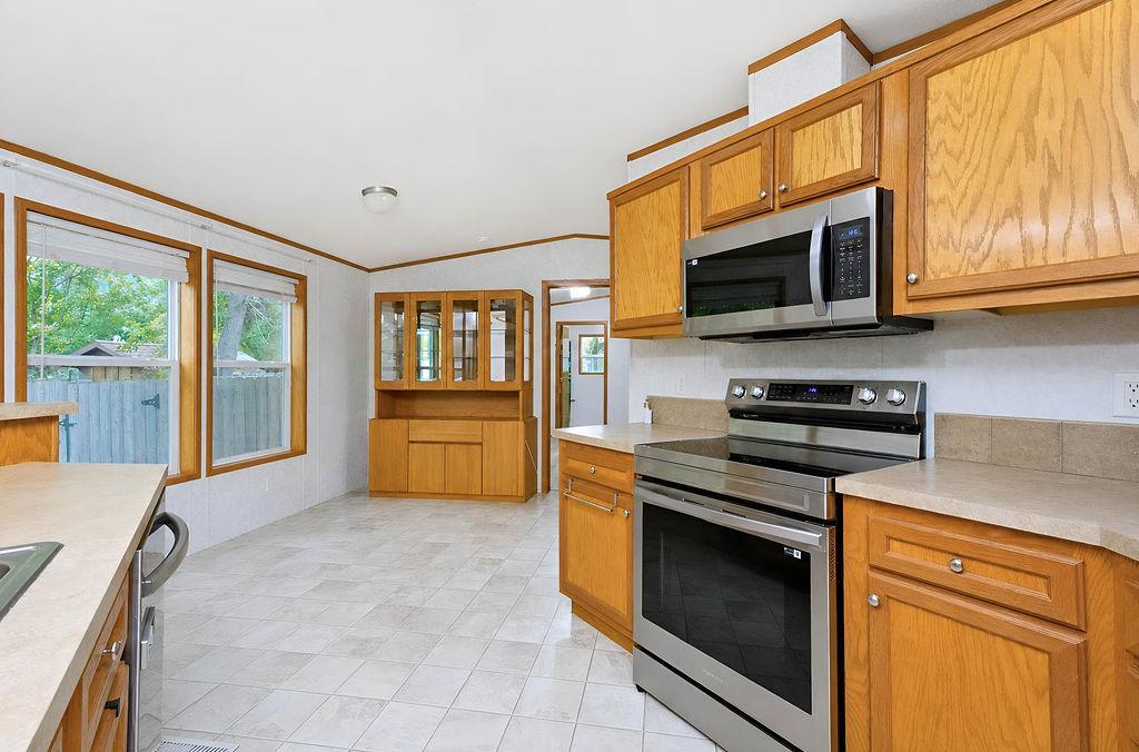 2008 single family home for sale at 1324 Sandstone Drive in West Fargo, ND — 3 bed, 2 bath (photo 14 of 30)