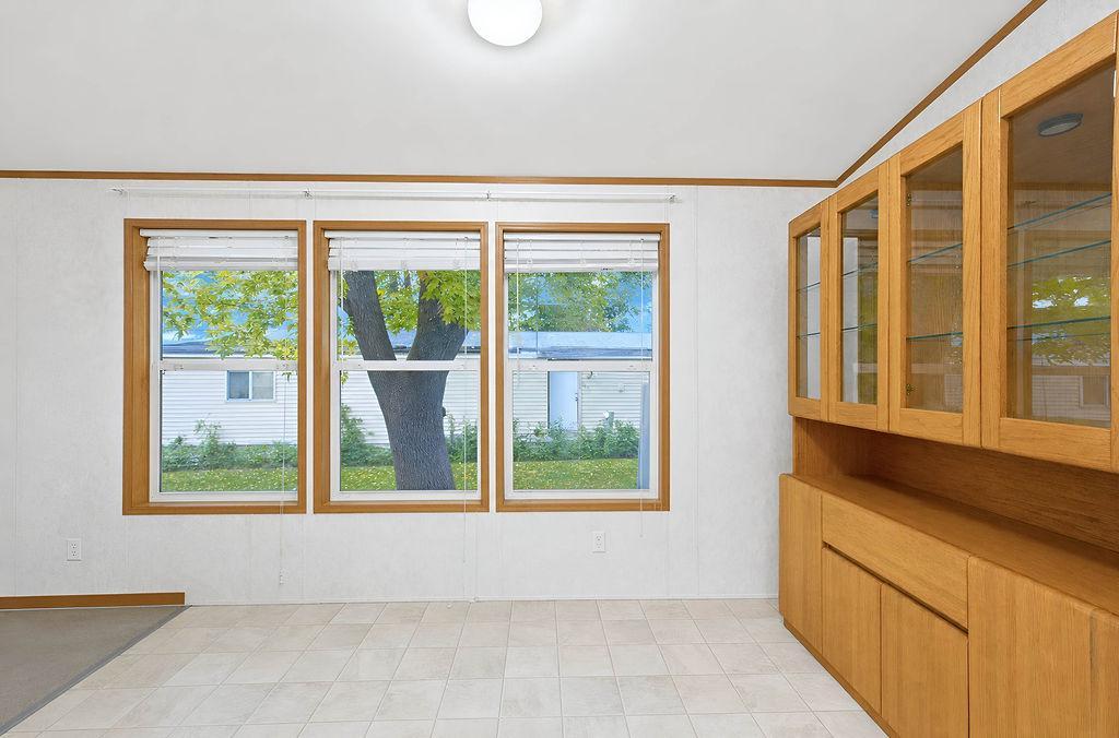 2008 single family home for sale at 1324 Sandstone Drive in West Fargo, ND — 3 bed, 2 bath (photo 15 of 30)