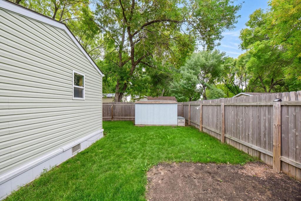 2008 single family home for sale at 1324 Sandstone Drive in West Fargo, ND — 3 bed, 2 bath (photo 5 of 30)
