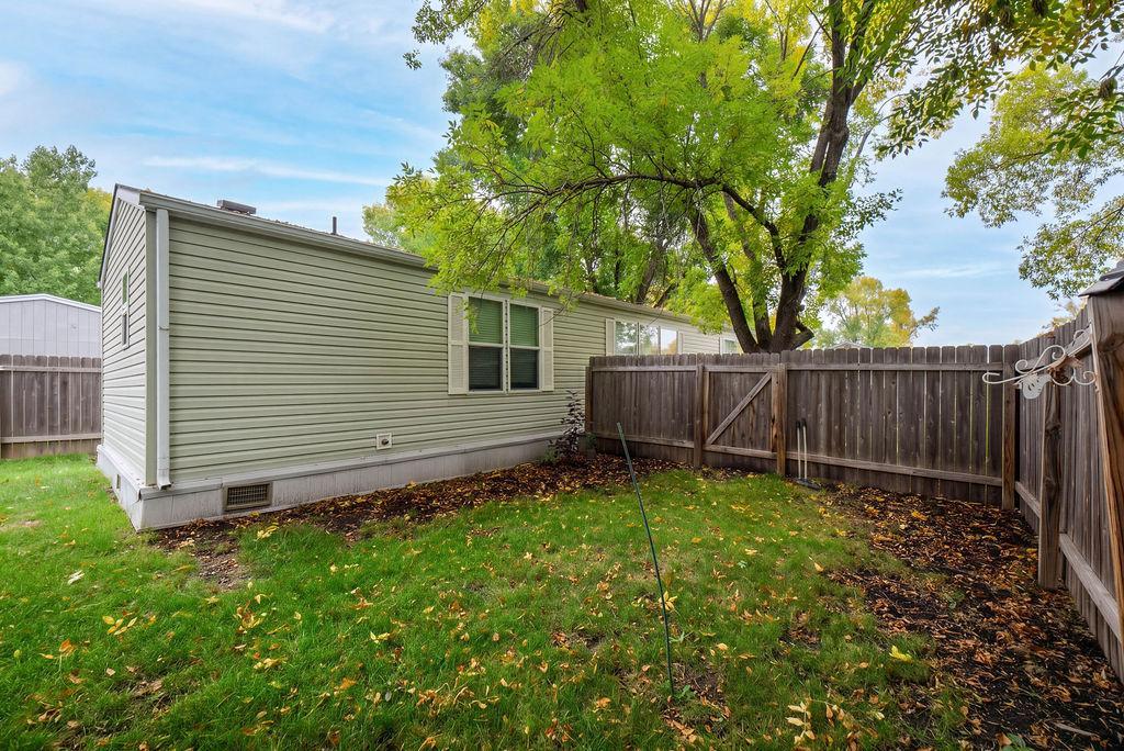 2008 single family home for sale at 1324 Sandstone Drive in West Fargo, ND — 3 bed, 2 bath (photo 6 of 30)