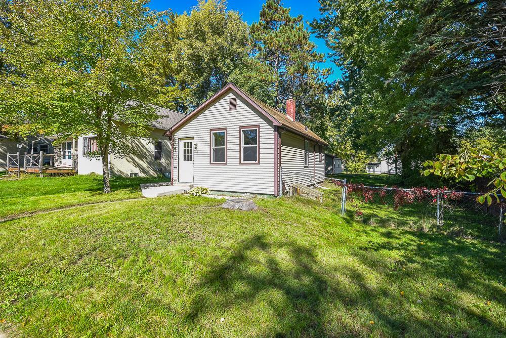 1893 single family home for sale at 1115 Rosewood Street in Brainerd, MN — 2 bed, 1 bath (photo 2 of 22)