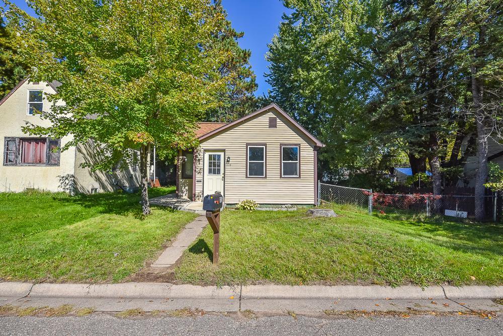 1893 single family home for sale at 1115 Rosewood Street in Brainerd, MN — 2 bed, 1 bath (photo 7 of 22)