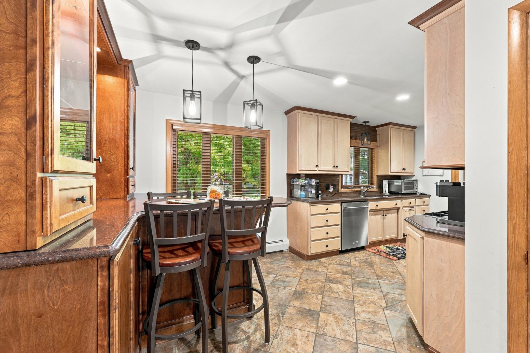 1960 single family home for sale at 2831 Edgewood Drive N in Fargo, ND — 4 bed, 2 bath (photo 11 of 45)