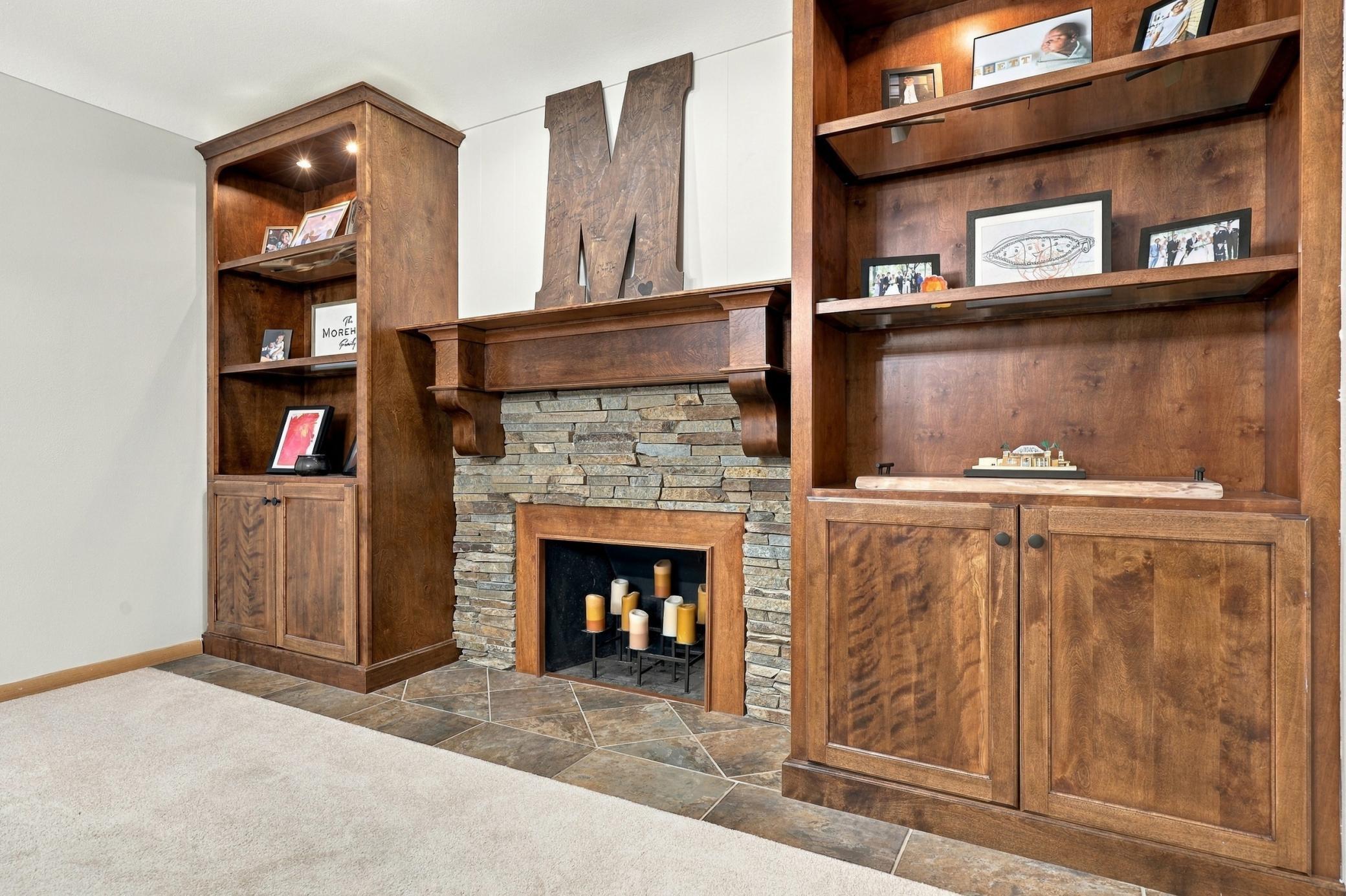 1960 single family home for sale at 2831 Edgewood Drive N in Fargo, ND — 4 bed, 2 bath (photo 16 of 45)
