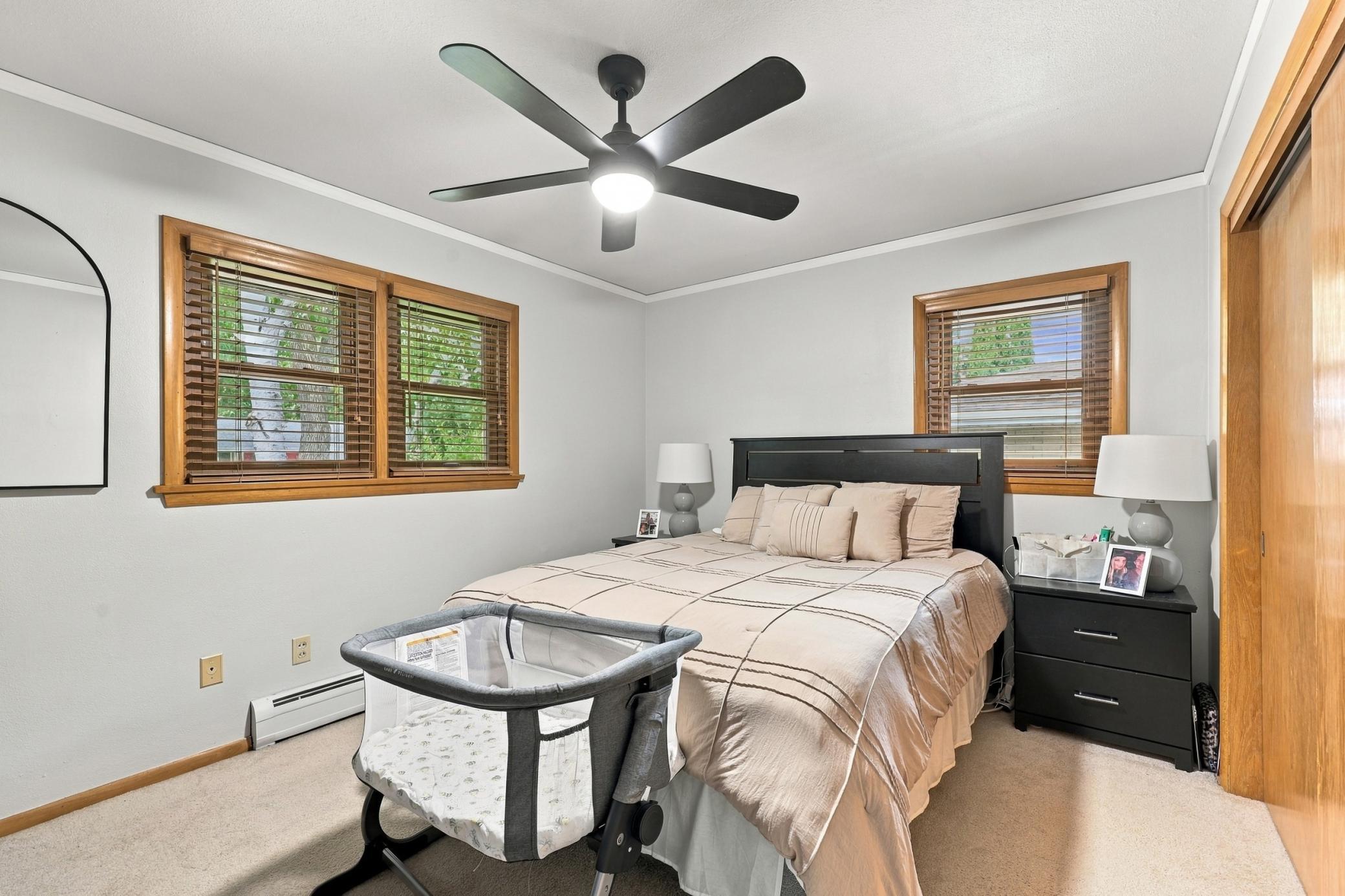 1960 single family home for sale at 2831 Edgewood Drive N in Fargo, ND — 4 bed, 2 bath (photo 27 of 45)