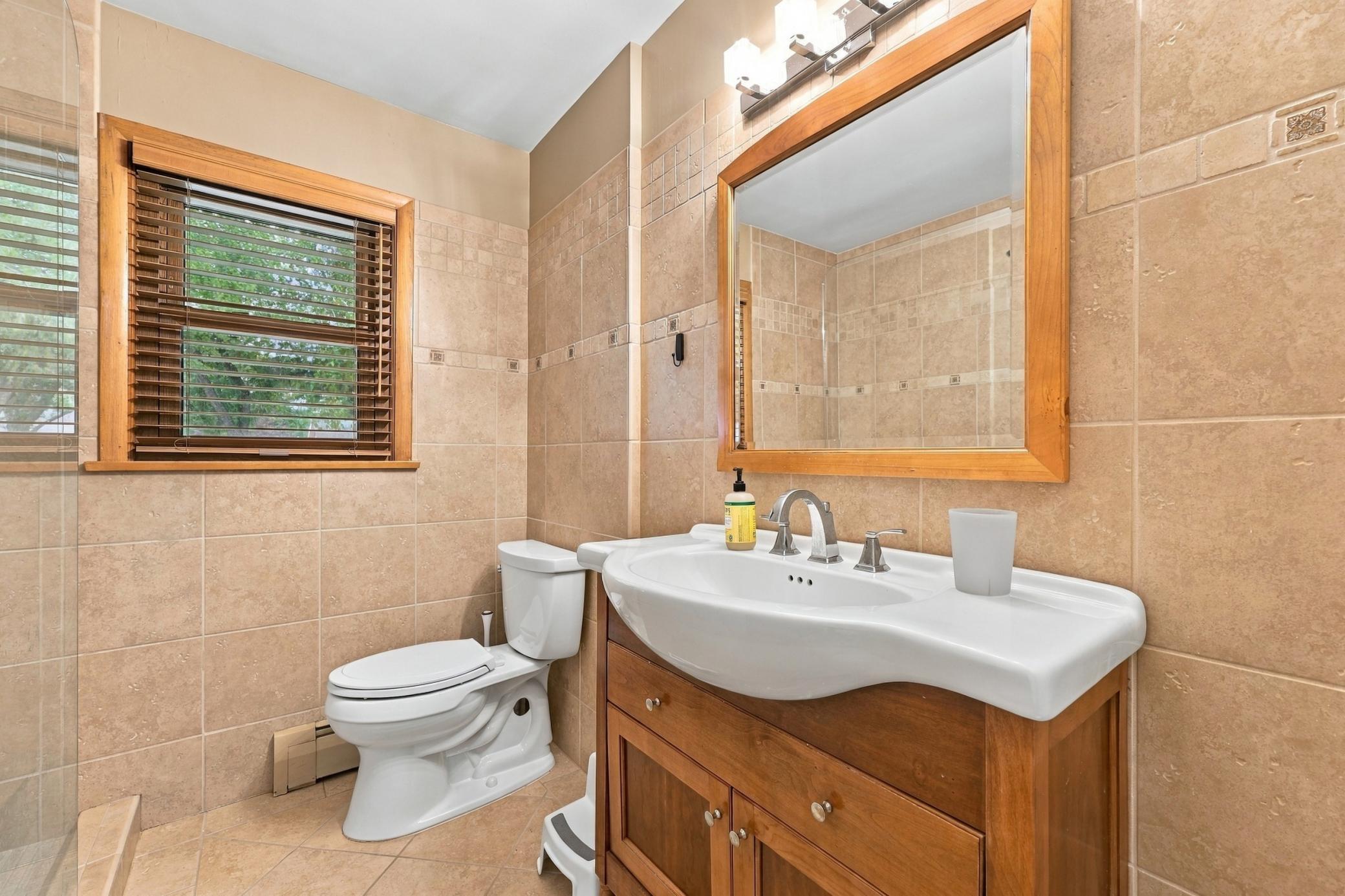 1960 single family home for sale at 2831 Edgewood Drive N in Fargo, ND — 4 bed, 2 bath (photo 29 of 45)