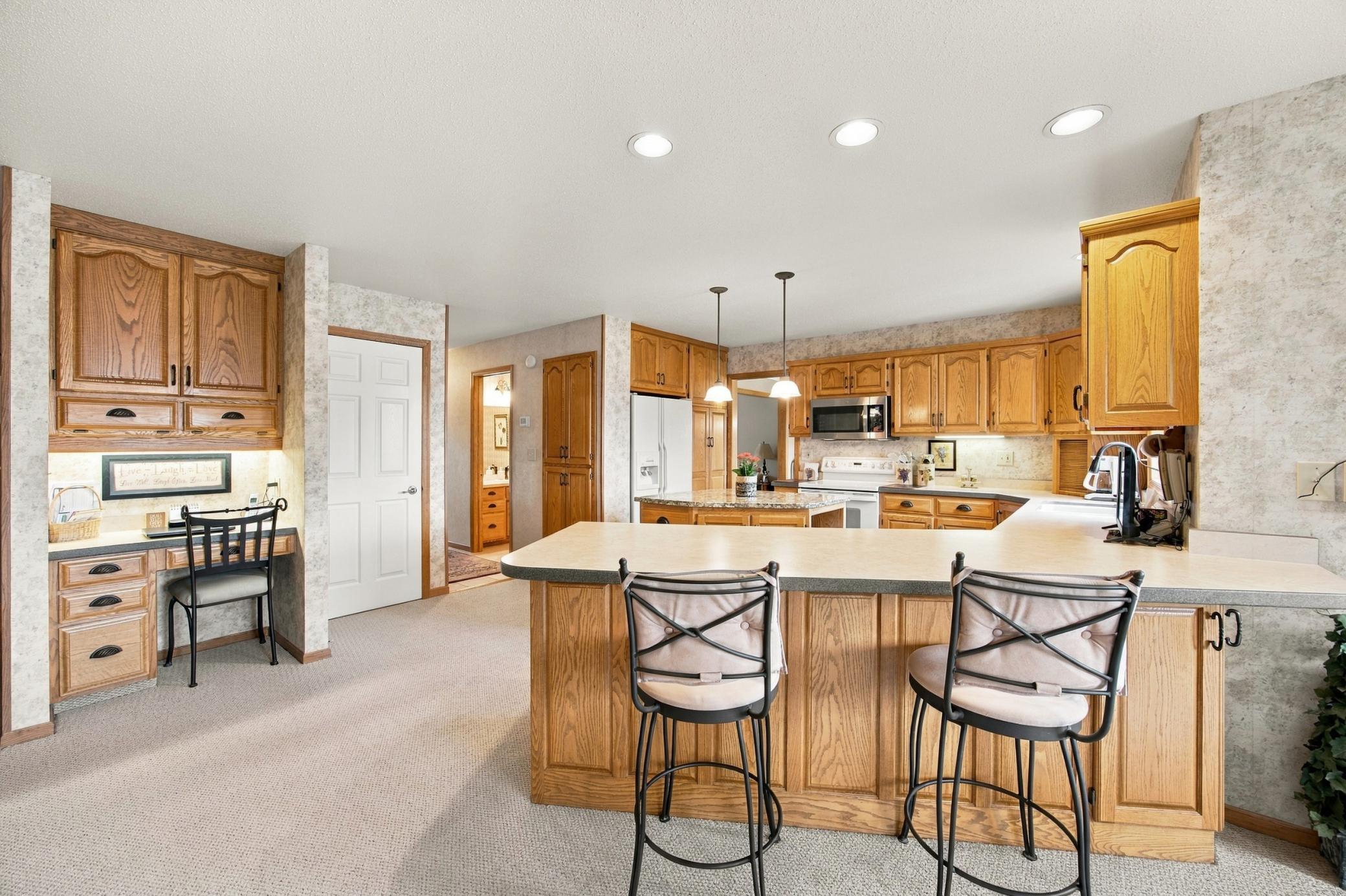 1987 single family home for sale at 2825 27th Street S in Fargo, ND — 5 bed, 4 bath (photo 12 of 50)