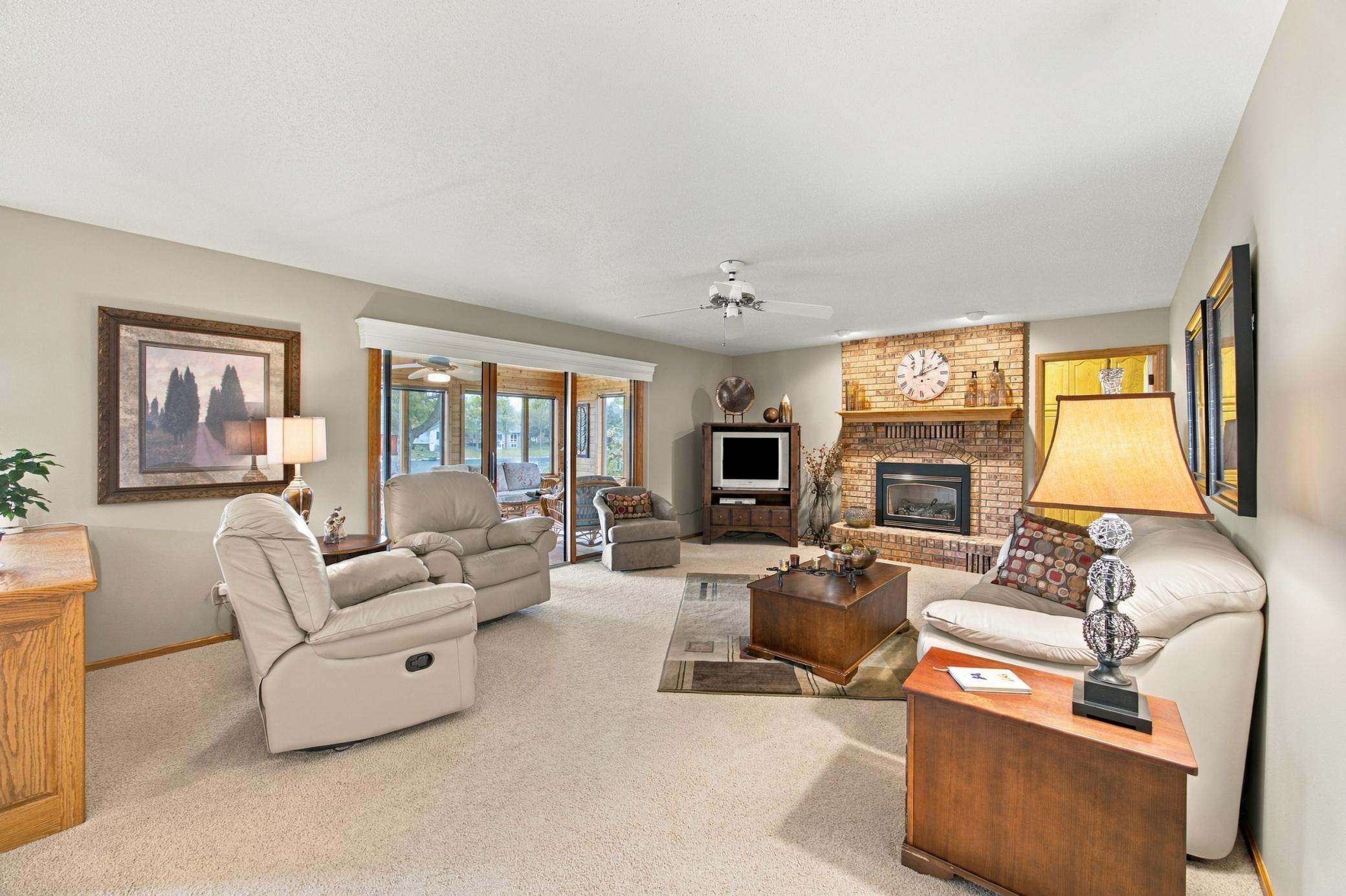 1987 single family home for sale at 2825 27th Street S in Fargo, ND — 5 bed, 4 bath (photo 16 of 50)